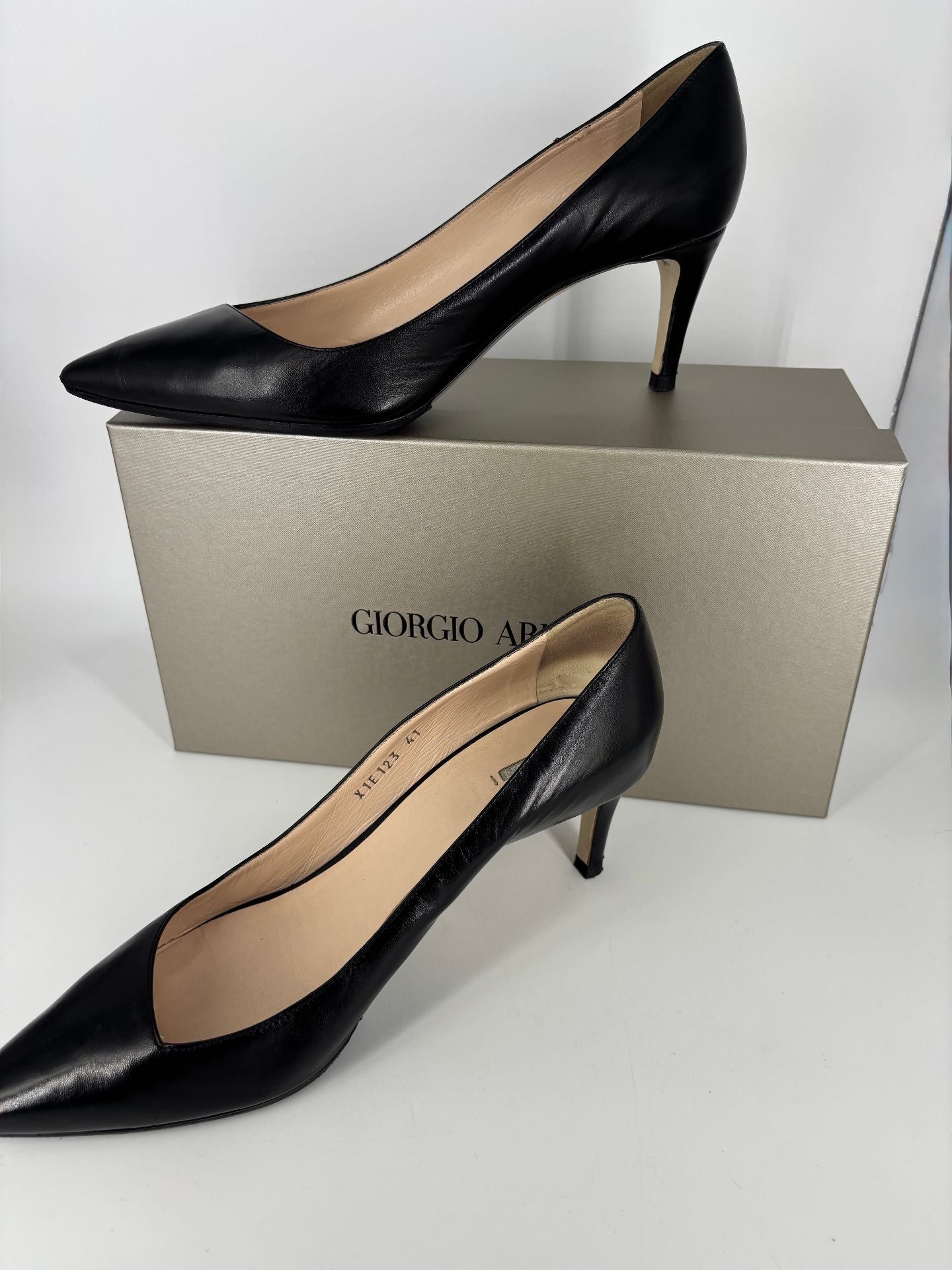 Escarpins Giorgio Armani cuir noir bout pointu talon mi-haut – T.41-2