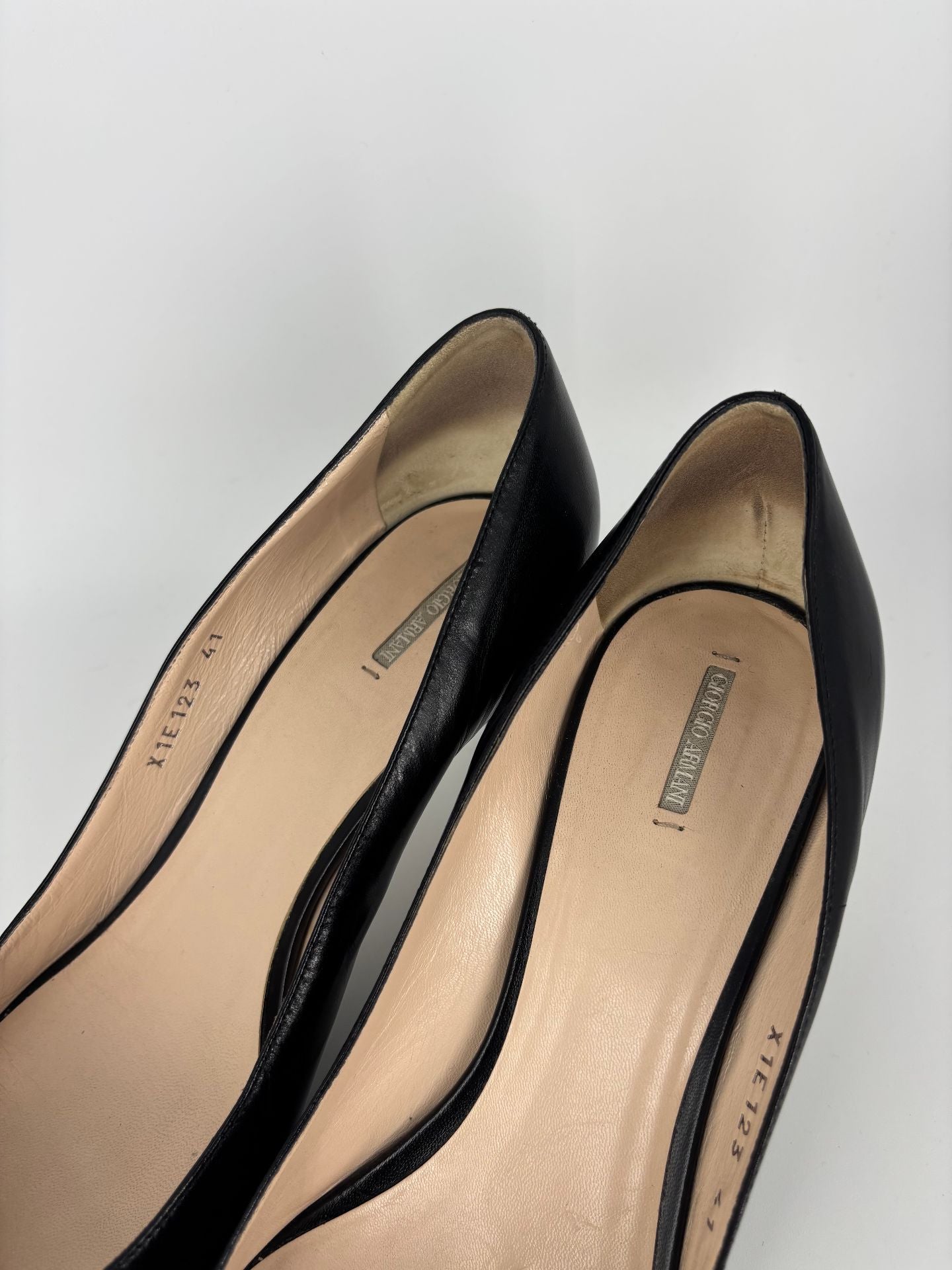 Escarpins Giorgio Armani cuir noir bout pointu talon mi-haut – T.41-4