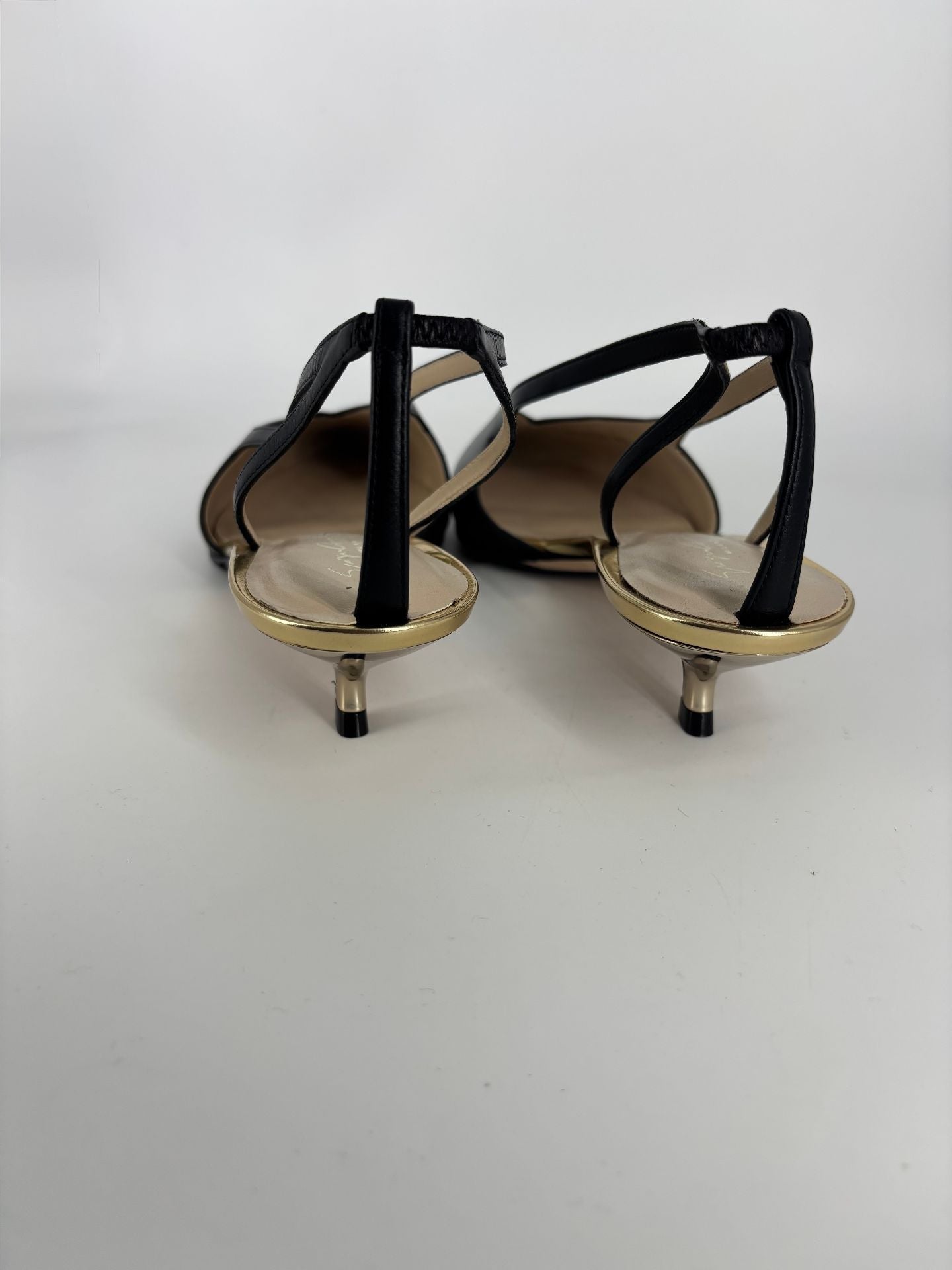 Escarpins Giorgio Armani cuir veau noir empiècements miroir argenté découpes – T.42-7
