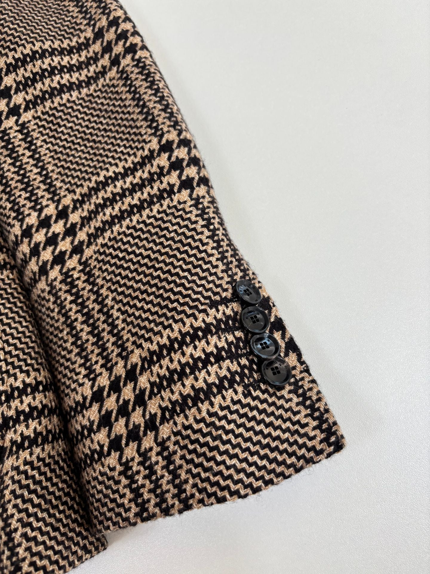 Blazer Kiton double-boutonnage soie cachemire Glen Plaid camel noir boutons corne – T.48-3