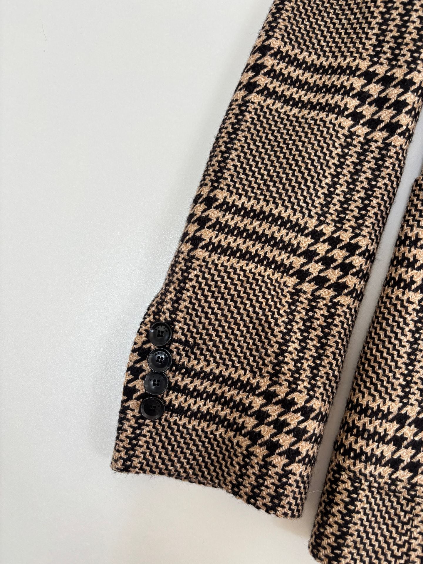 Blazer Kiton double-boutonnage soie cachemire Glen Plaid camel noir boutons corne – T.48-6