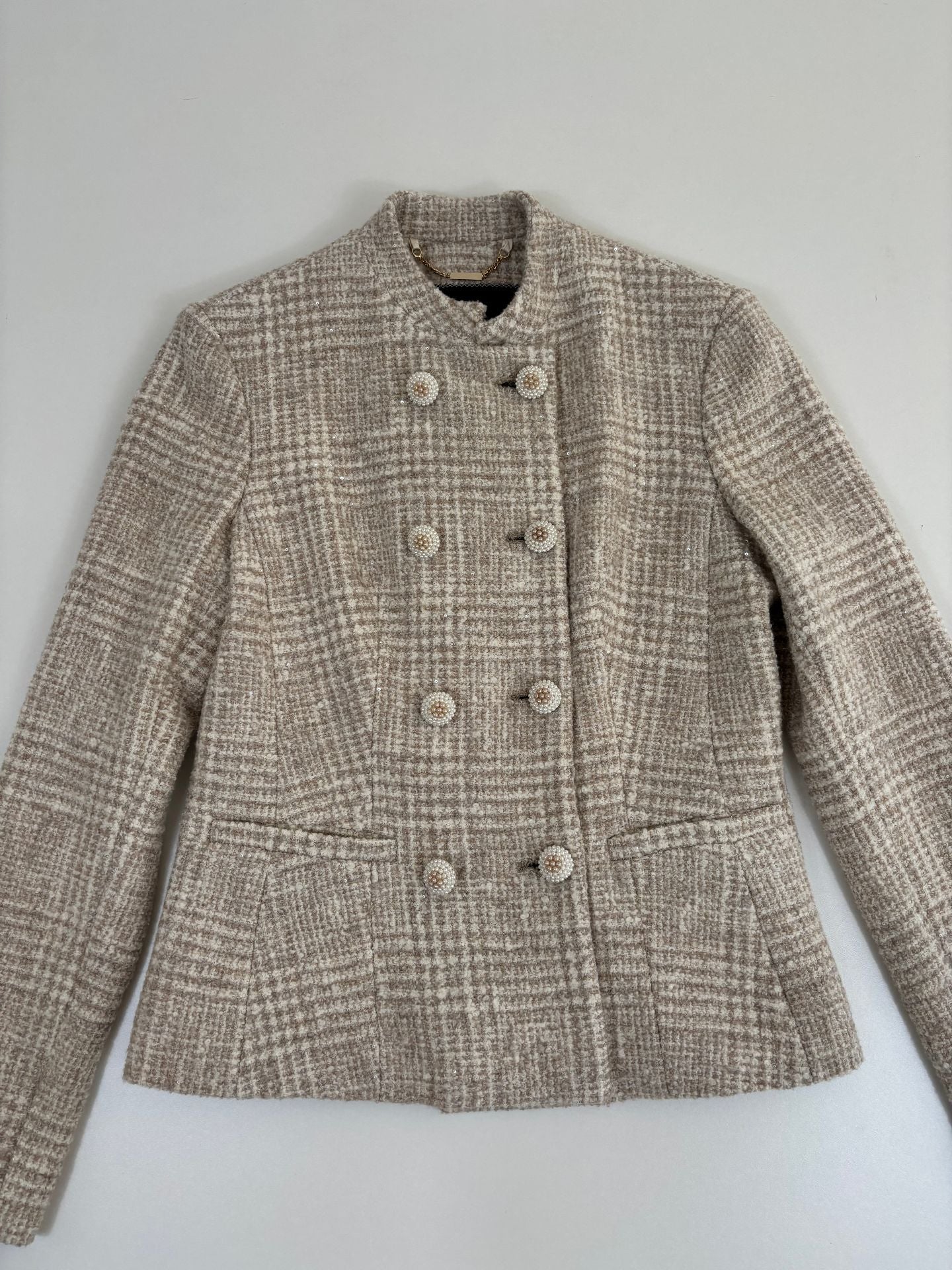 Veste Kiton tweed bouclé beige écru fils nacrés col officier boutons perles – T.42-4