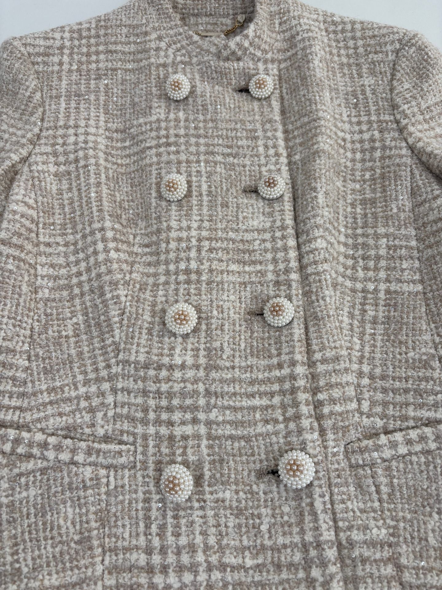 Veste Kiton tweed bouclé beige écru fils nacrés col officier boutons perles – T.42-5