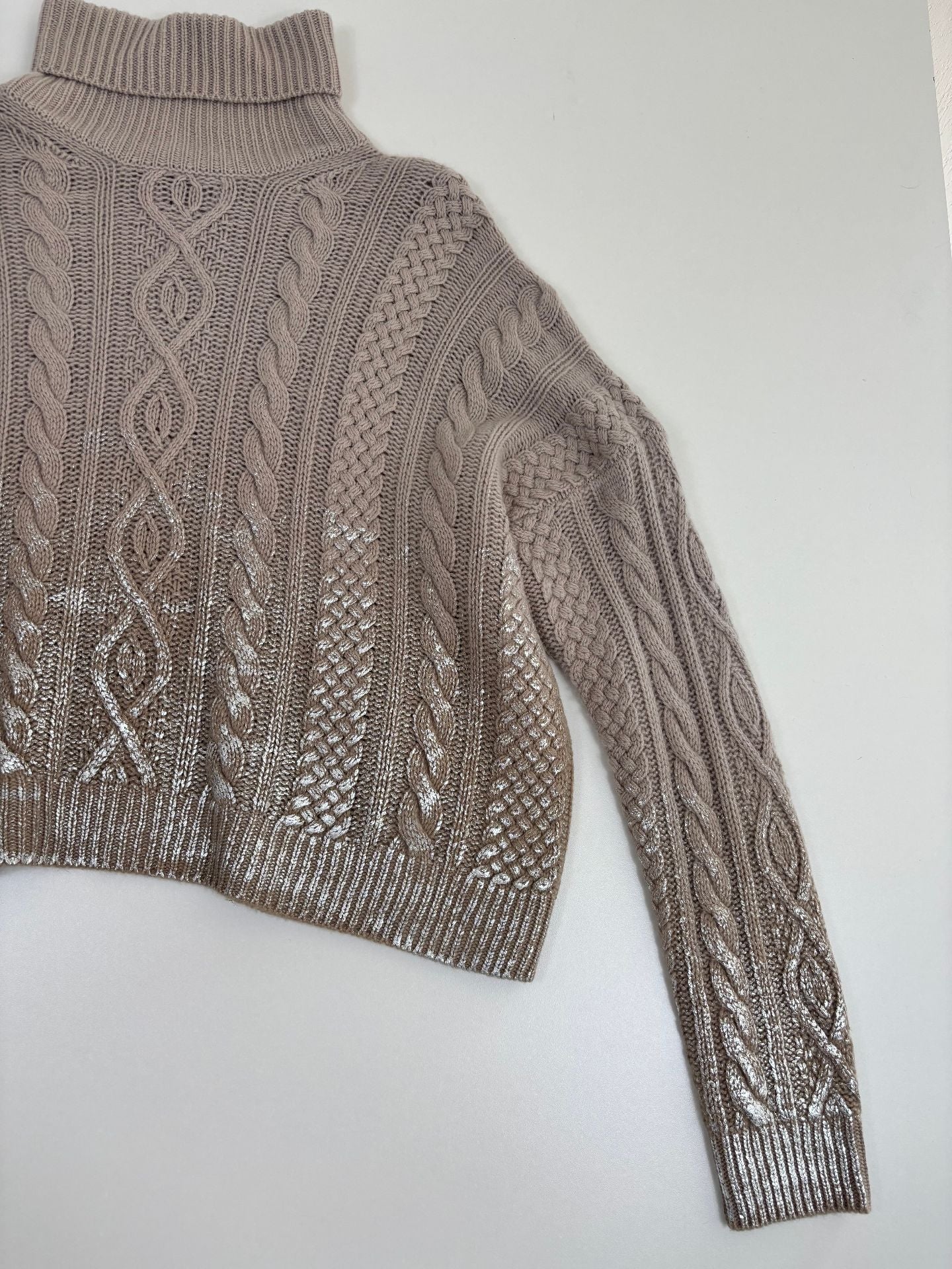 Pull col roulé Ralph Lauren Purple Label torsadé taupe dégradé argenté oversize – T.L-2