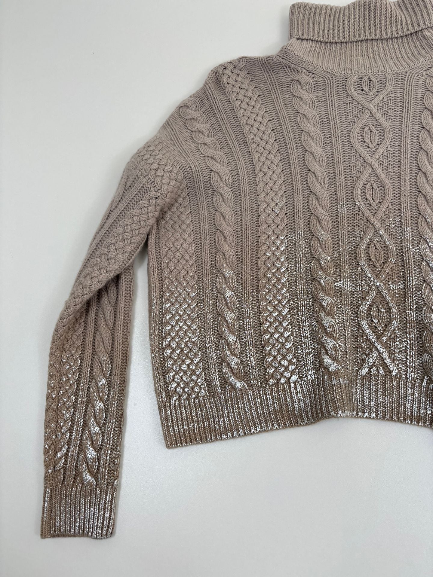 Pull col roulé Ralph Lauren Purple Label torsadé taupe dégradé argenté oversize – T.L-3