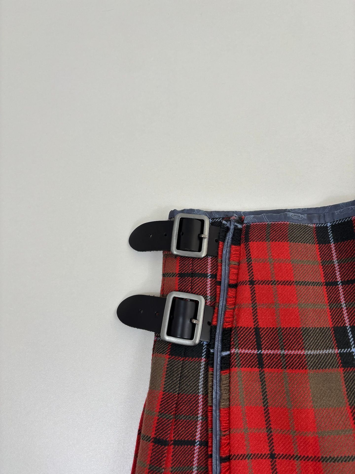 Kilt Harris Tweed 100% laine vierge tartan rouge kaki noir sangles cuir – T.38-3