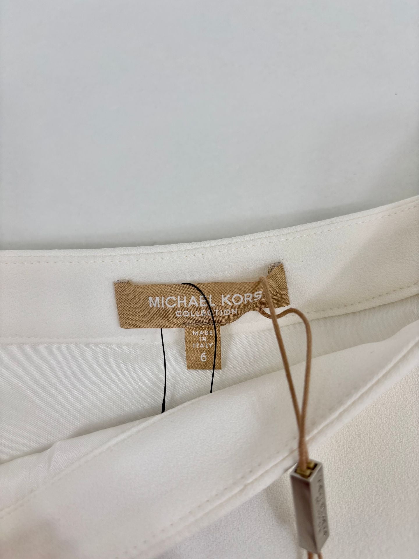 Jupe Michael Kors mi-longue crêpe ivoire cascade asymétrique taille haute volant – T.L-5