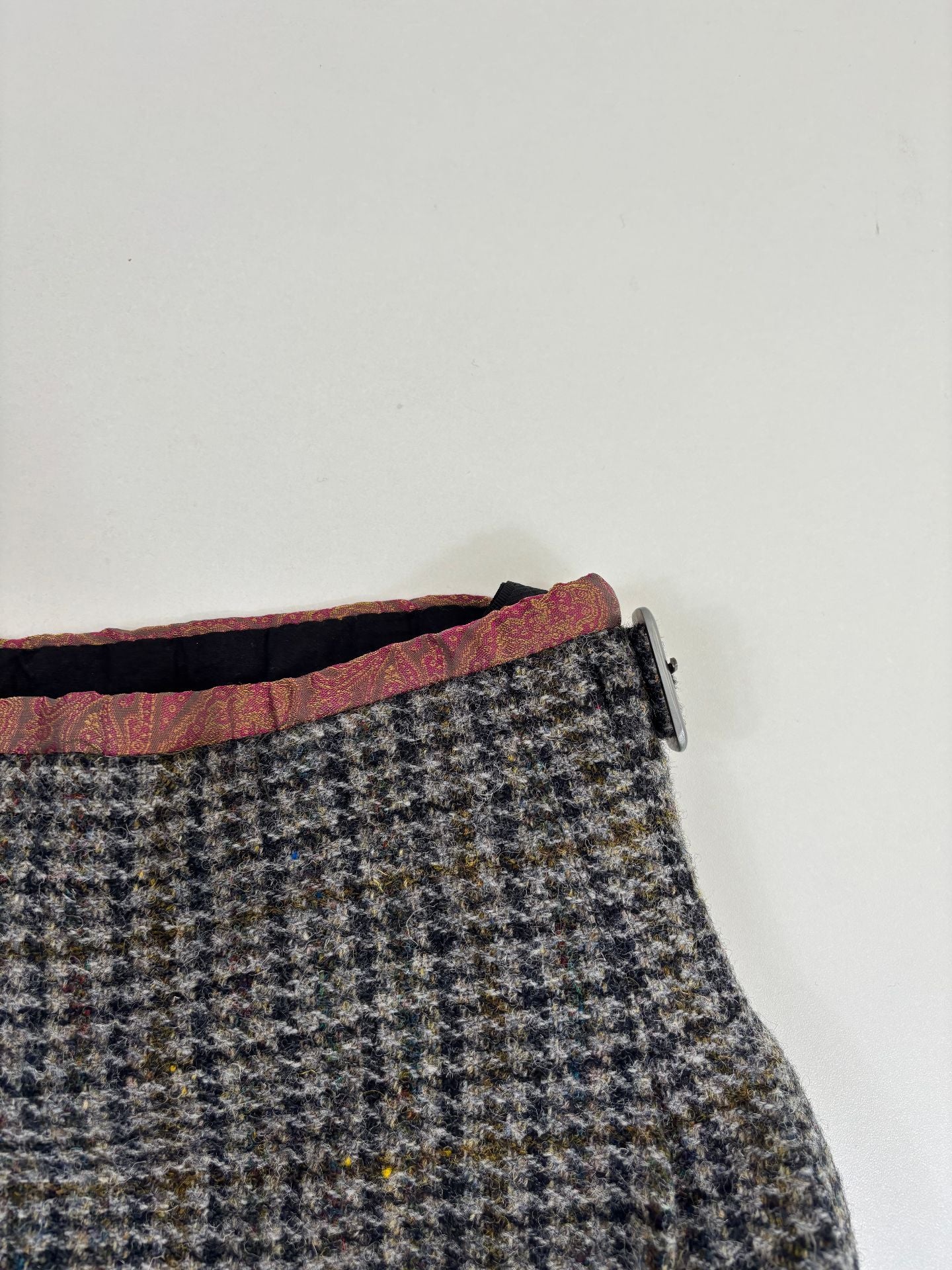 Kilt Harris Tweed pied-de-poule gris kaki noir doublure paisley bordeaux certifié – T.L-4