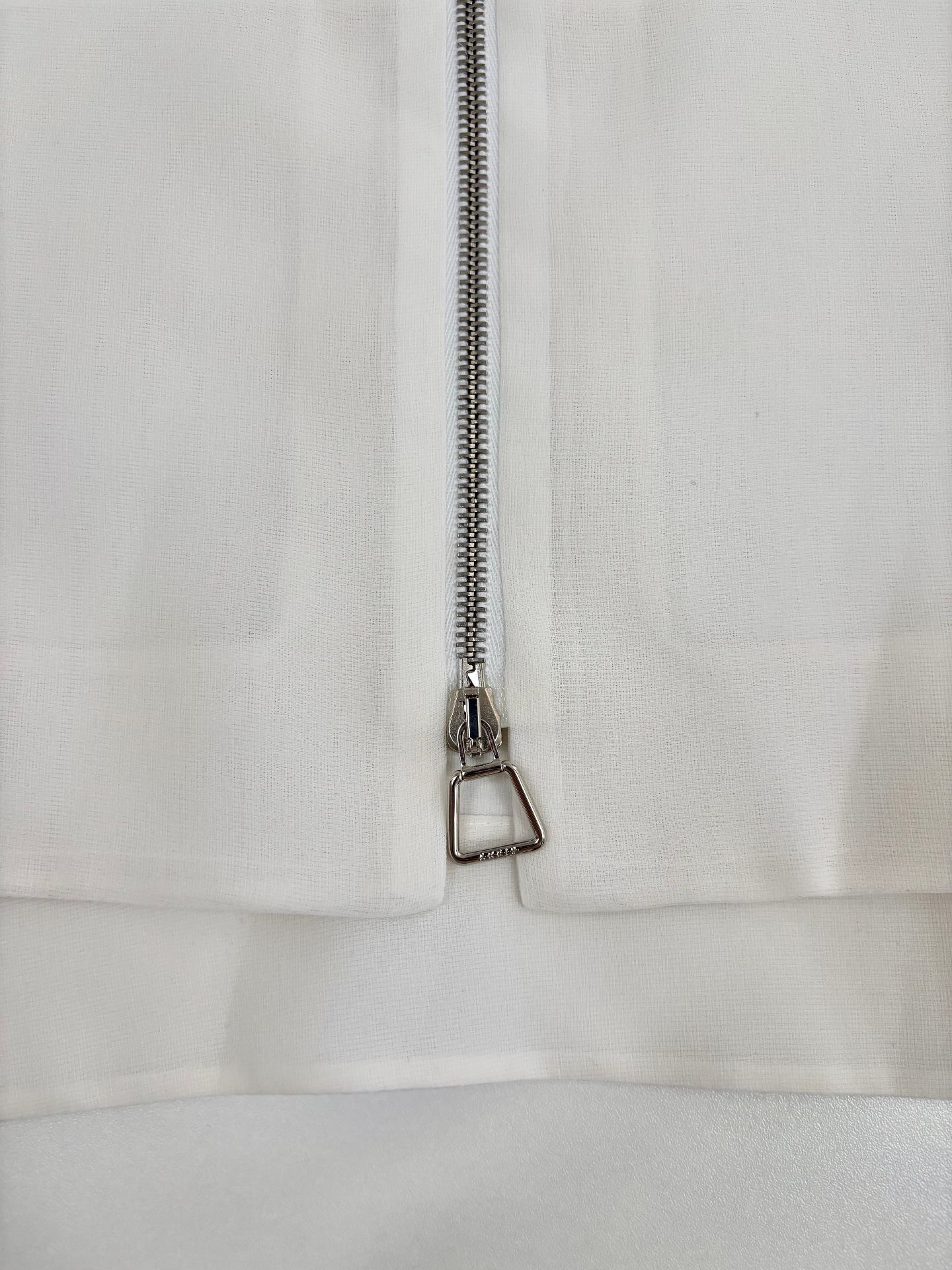 Veste Akris Philia en organza de soie blanc zippée – T.40-4
