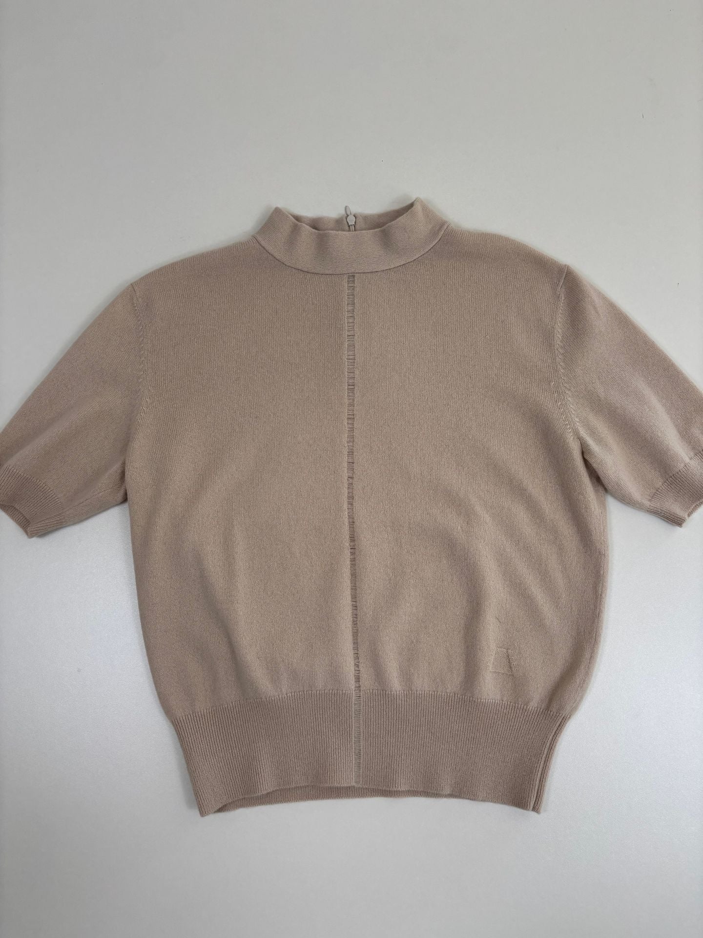 Pull manches courtes Akris 100% cachemire beige col montant ligne sheer – T.40-5