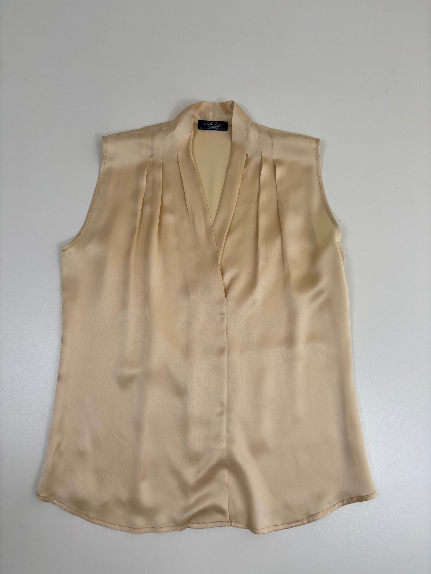 Top satin de soie champagne Delle Piane col V plissé – T.L-5