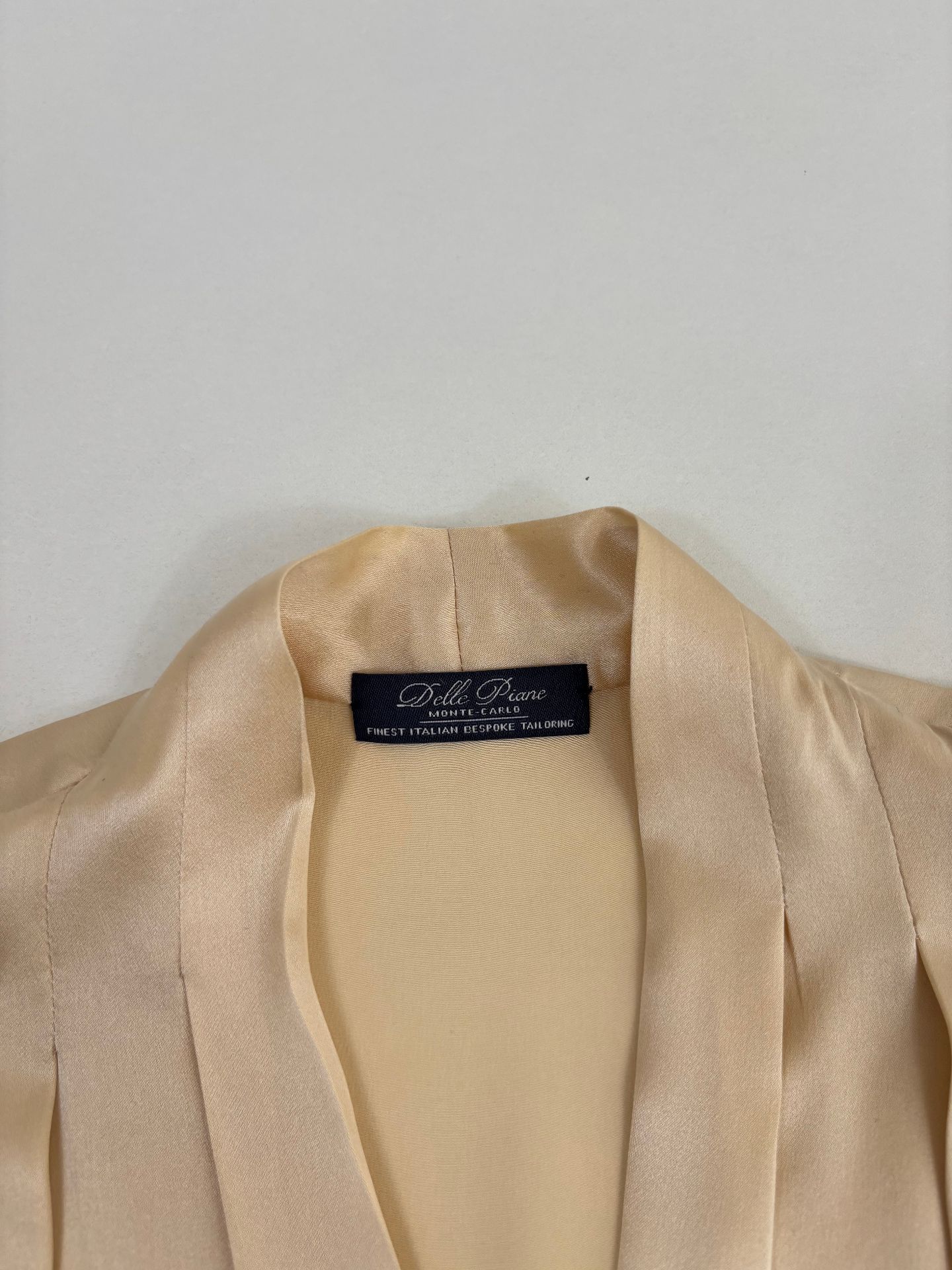 Top satin de soie champagne Delle Piane col V plissé – T.L-2