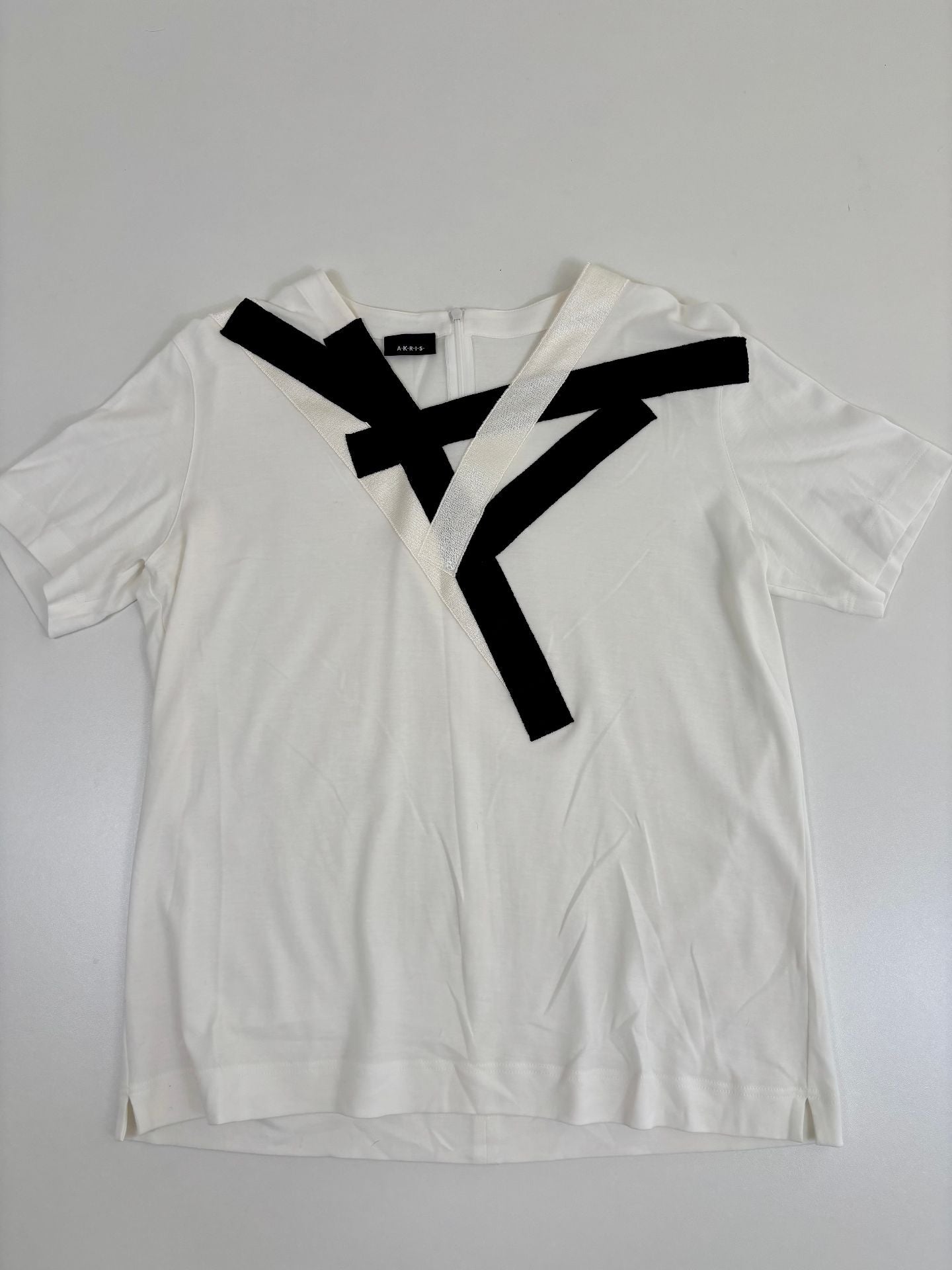 T-shirt Akris coton blanc appliqués graphiques noirs – T.40-4