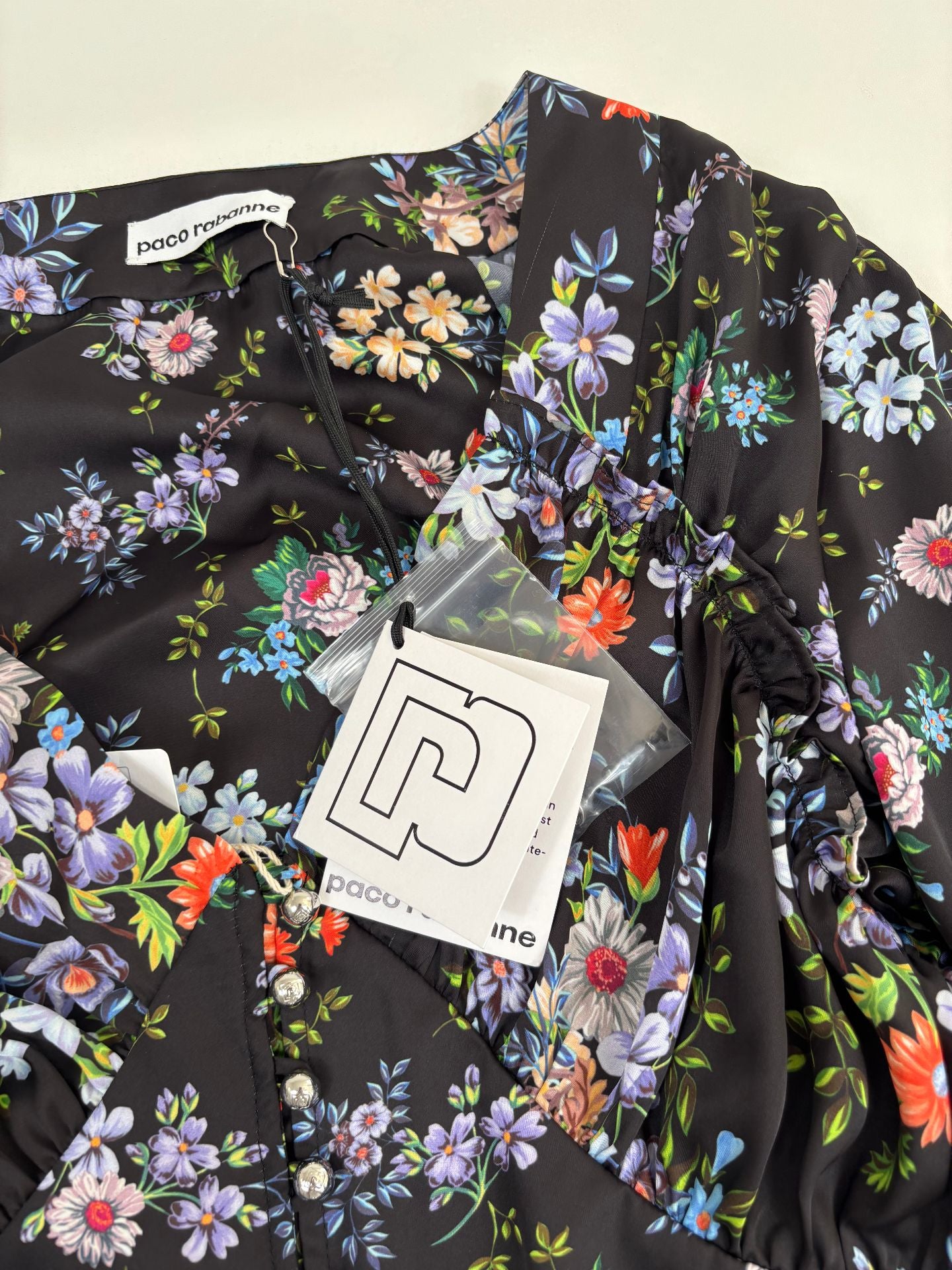 Blouse Paco Rabanne satin noir floral Liberty biais – T.38 – Neuve-5