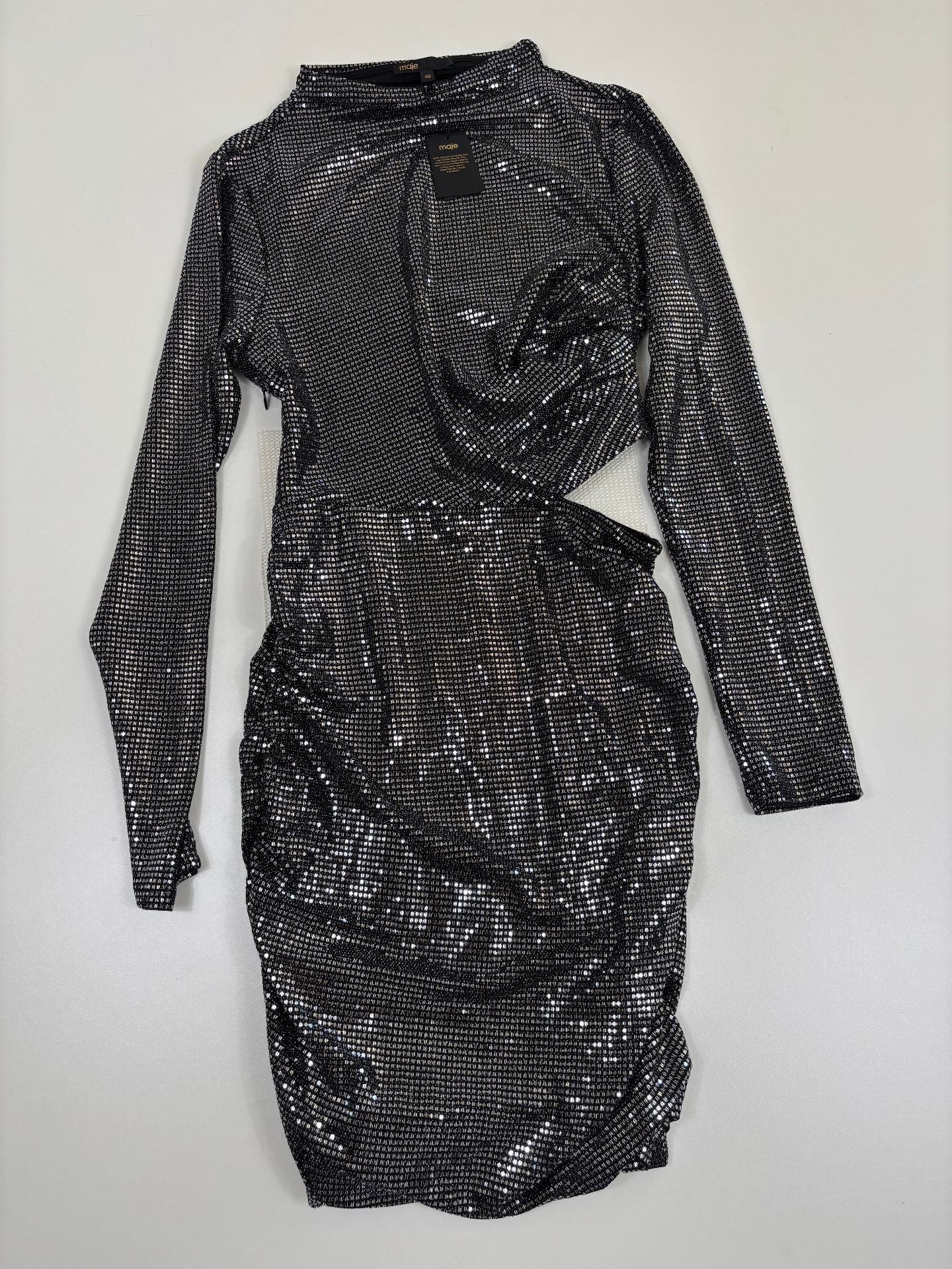 Robe Maje paillettes argentées col montant découpe latérale – T.40 – Neuve-2