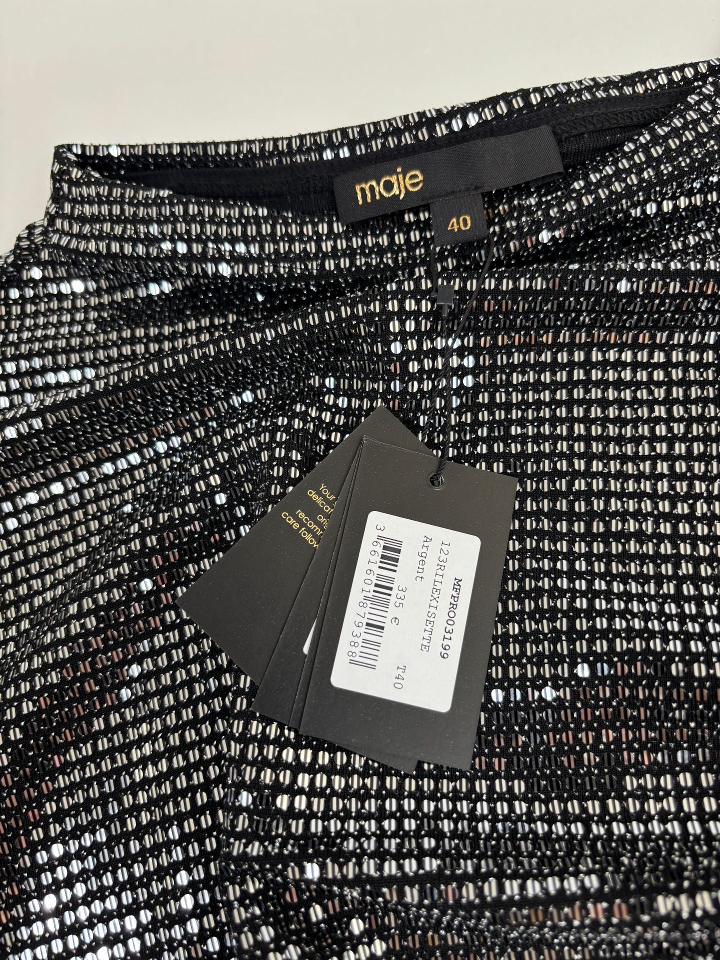 Robe Maje paillettes argentées col montant découpe latérale – T.40 – Neuve-6