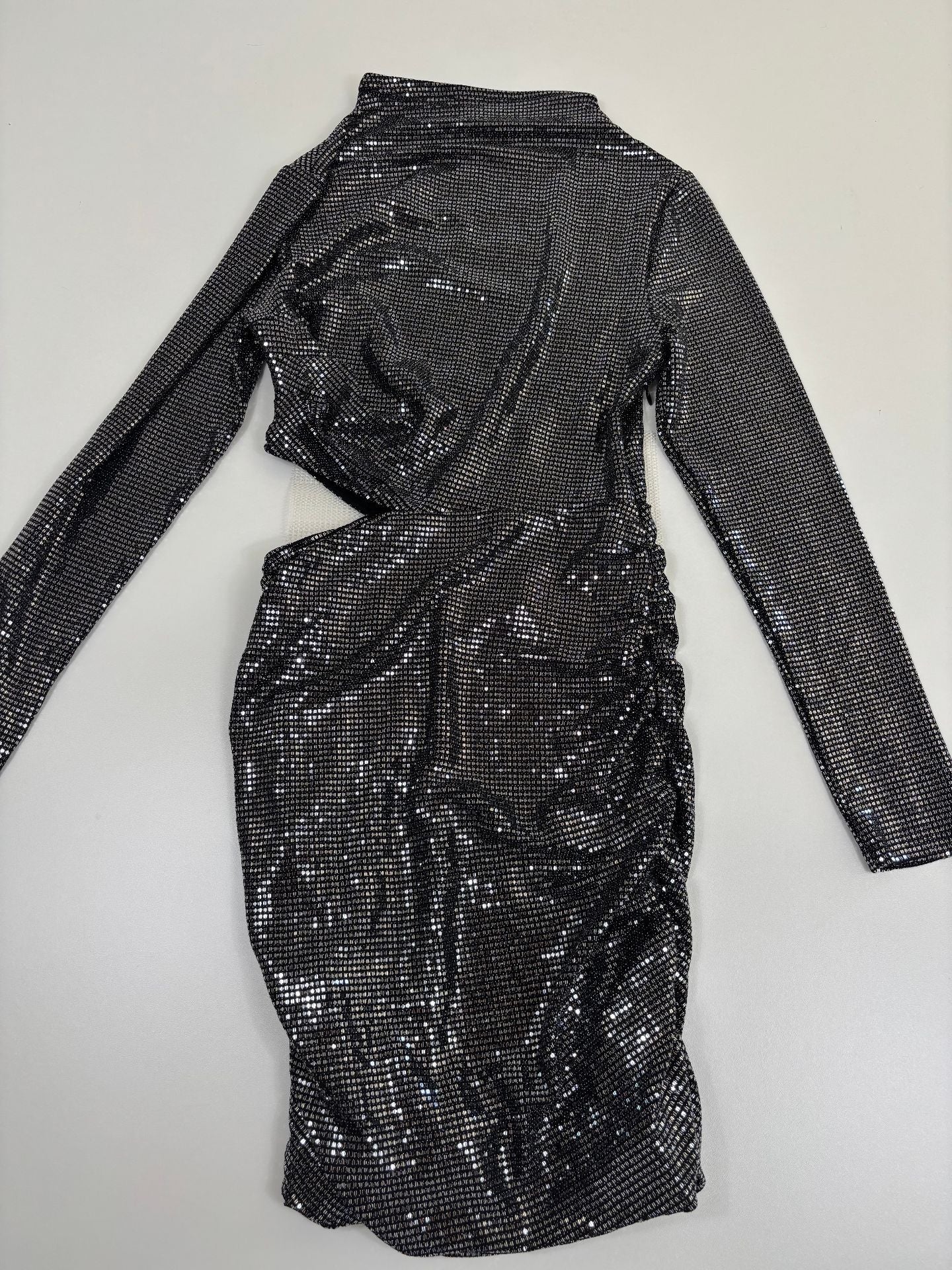 Robe Maje paillettes argentées col montant découpe latérale – T.40 – Neuve-9