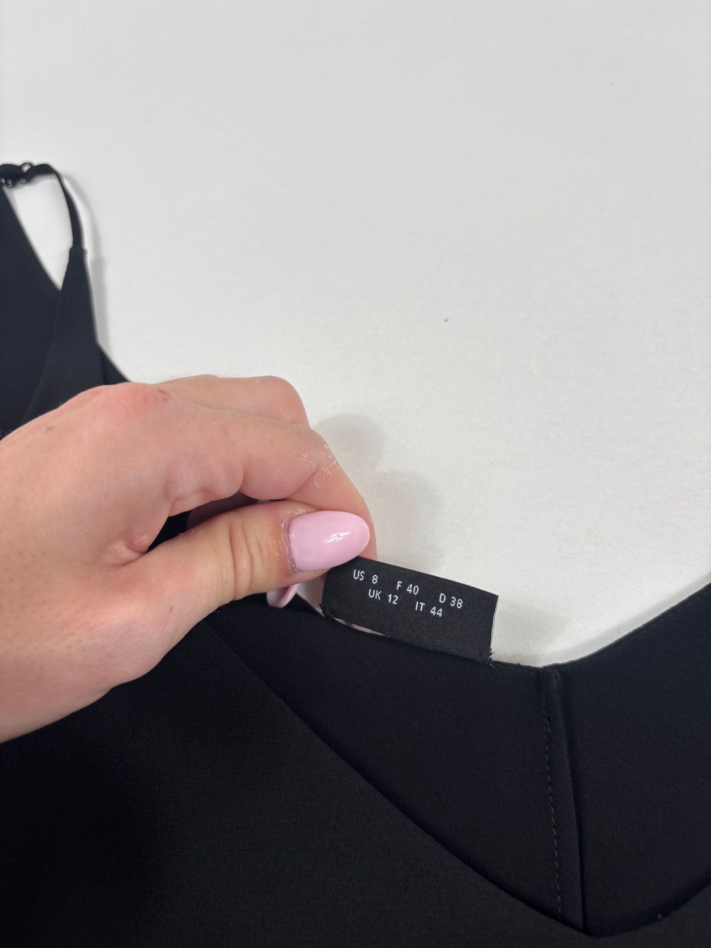 Top Akris soie noire bretelles réglables col V coupe ajustée – T.40-3