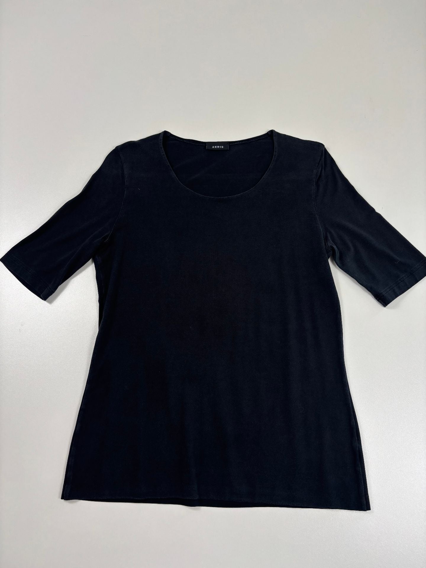T-shirt Akris jersey soie noir col rond manches 3/4 coupe ajustée – T.44-5