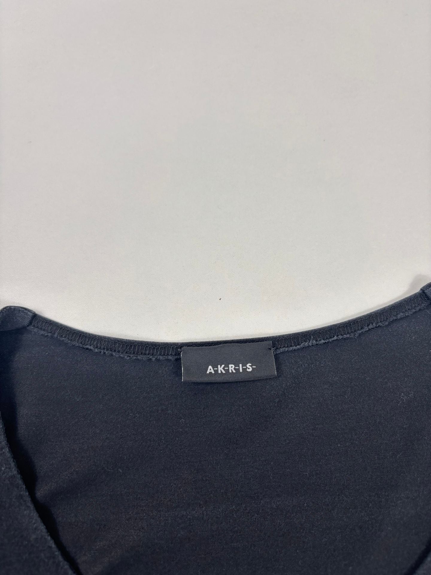 T-shirt Akris jersey soie noir col rond manches 3/4 coupe ajustée – T.44-3