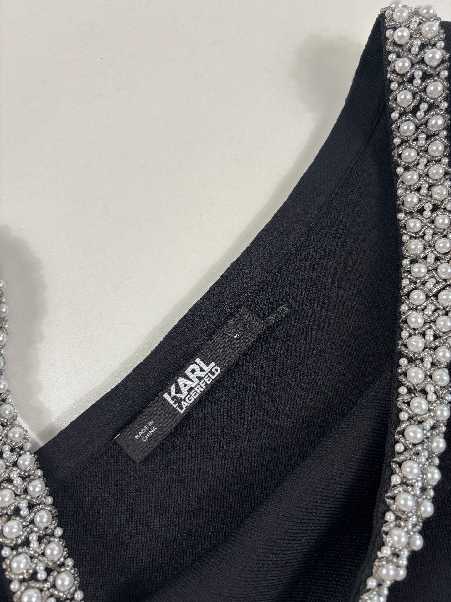 Top Karl Lagerfeld asymétrique une épaule maille noire perles strass – T.M-6