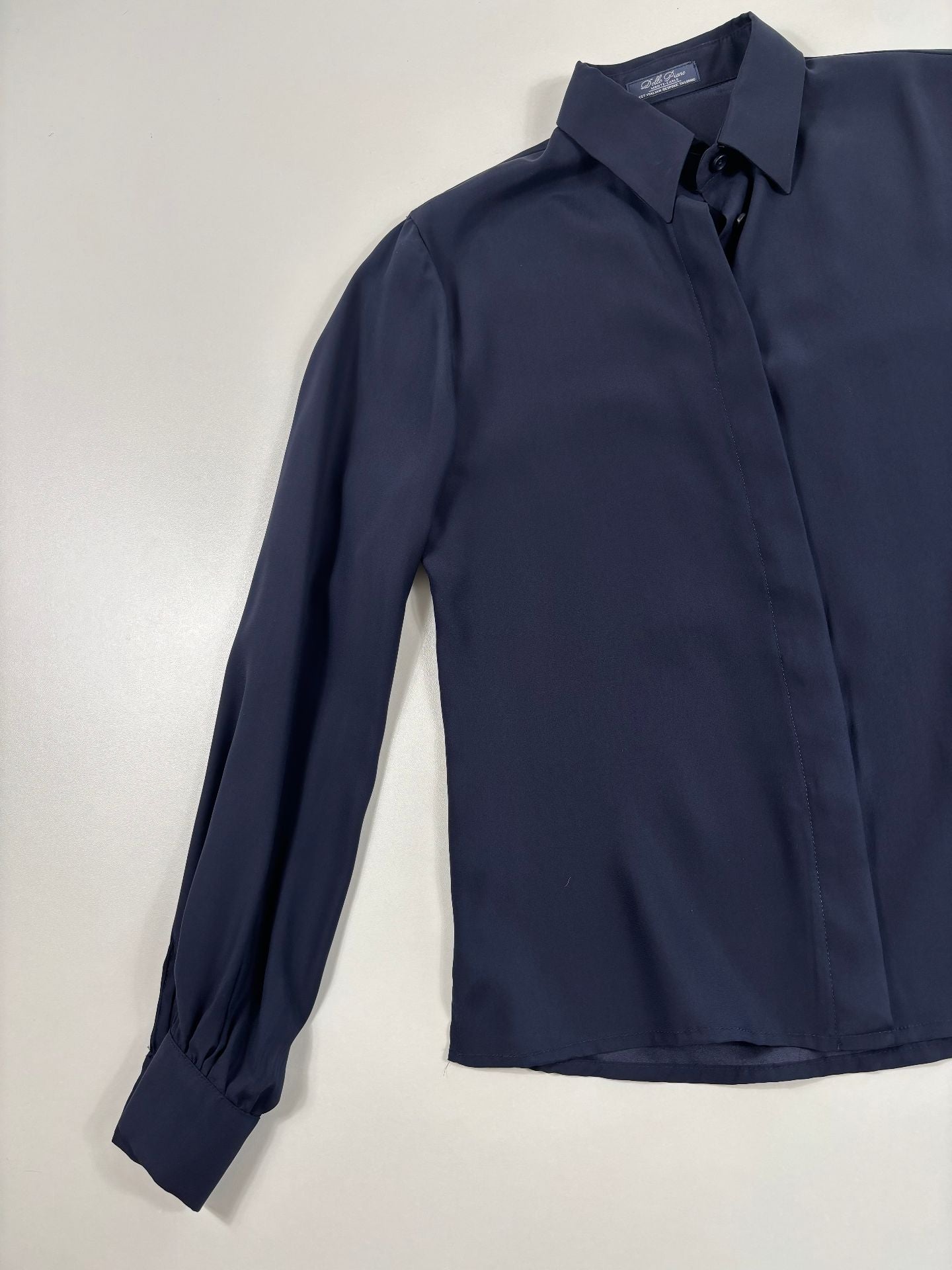 Chemise Delle Piane en soie marine à patte dissimulée – T.40/L-2