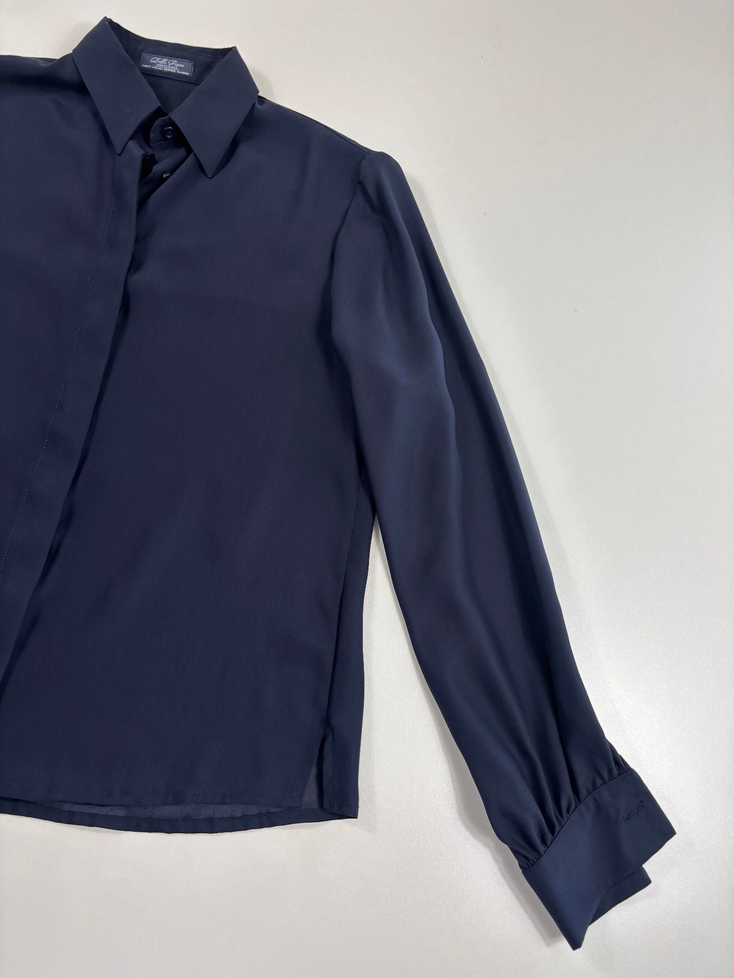 Chemise Delle Piane en soie marine à patte dissimulée – T.40/L-3