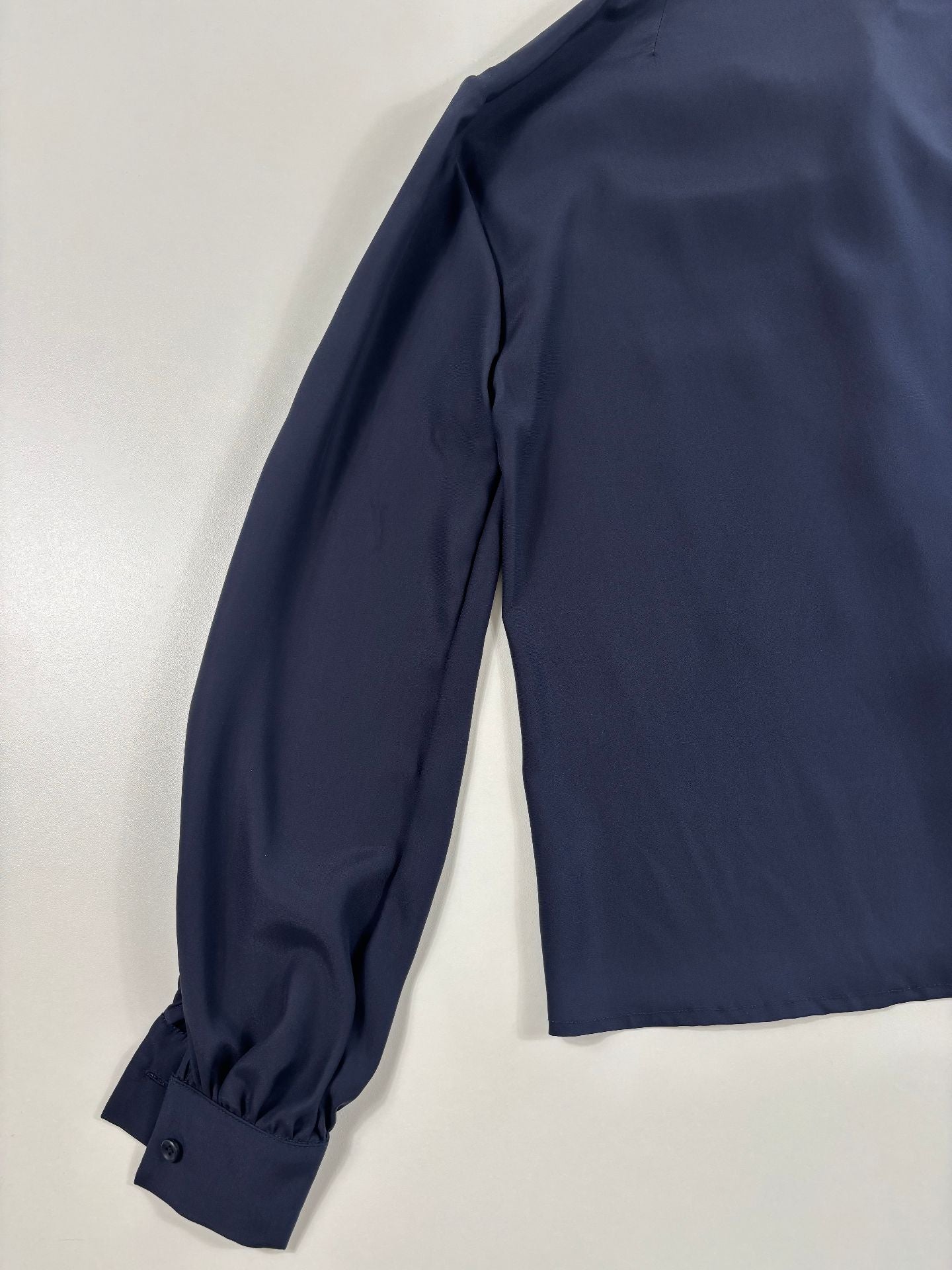 Chemise Delle Piane en soie marine à patte dissimulée – T.40/L-7