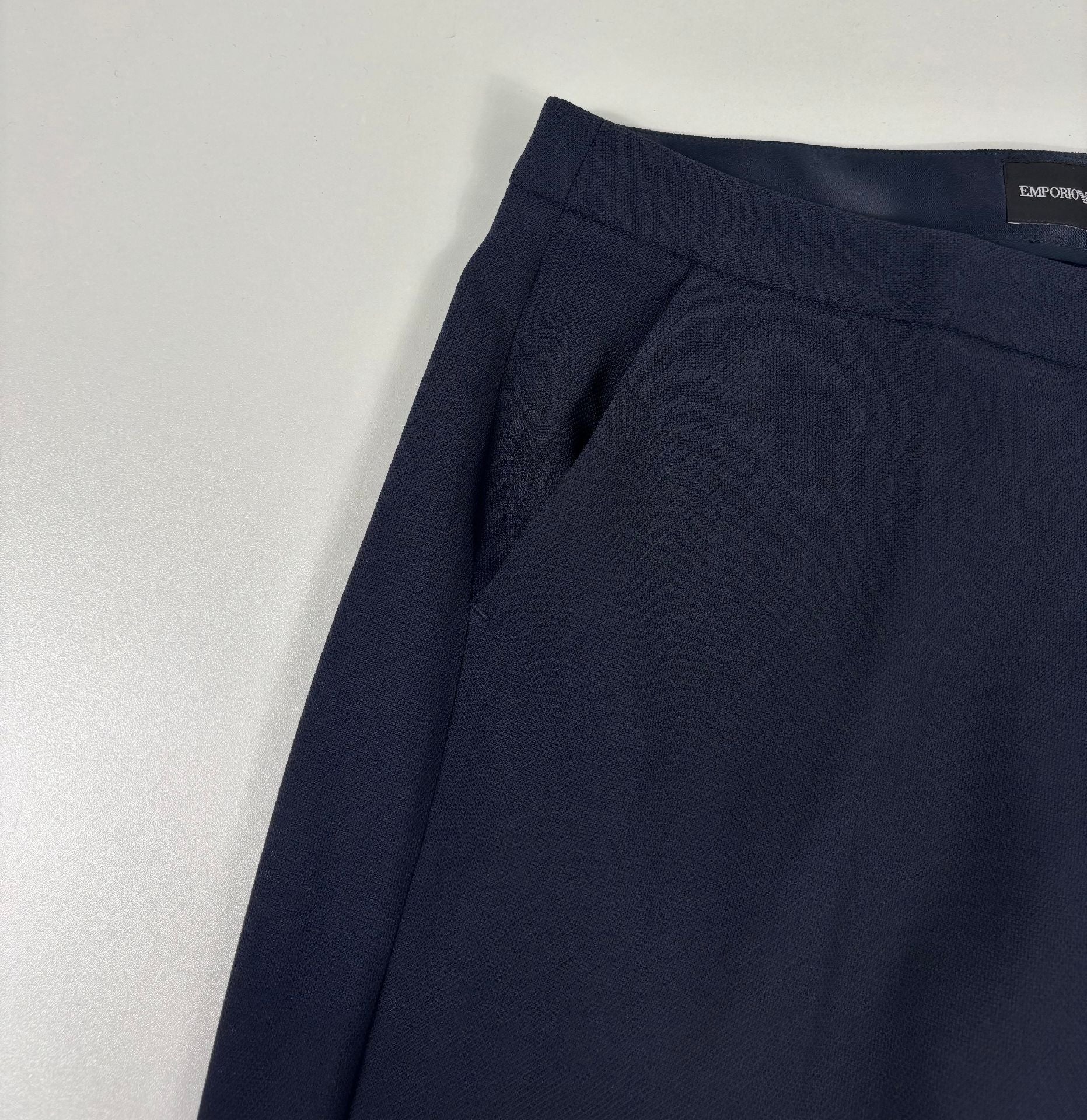 Pantalon droit Emporio Armani canneté bleu marine taille haute – T.40-2