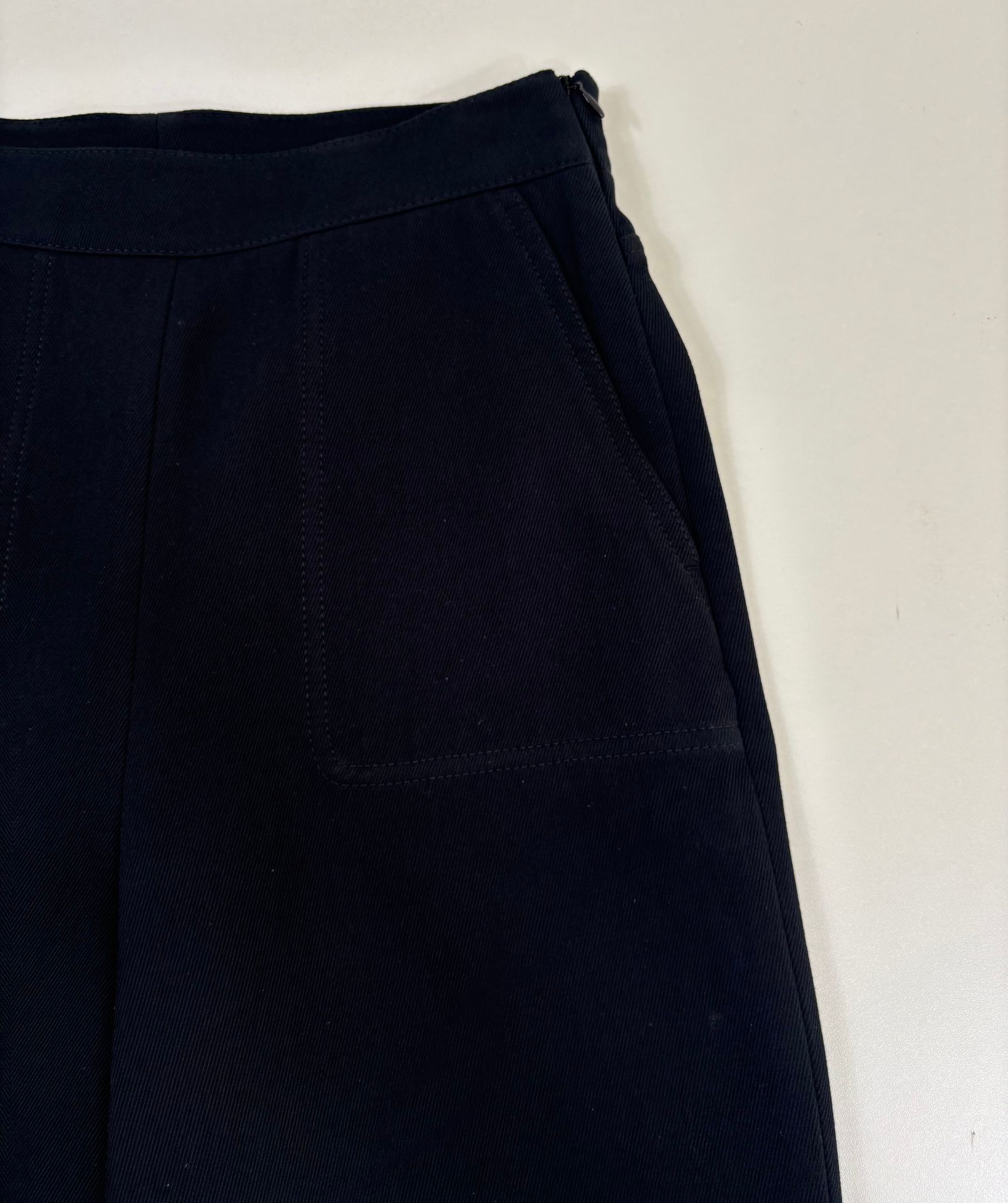 Pantalon Akris en coton noir coupe droite – T.38-4