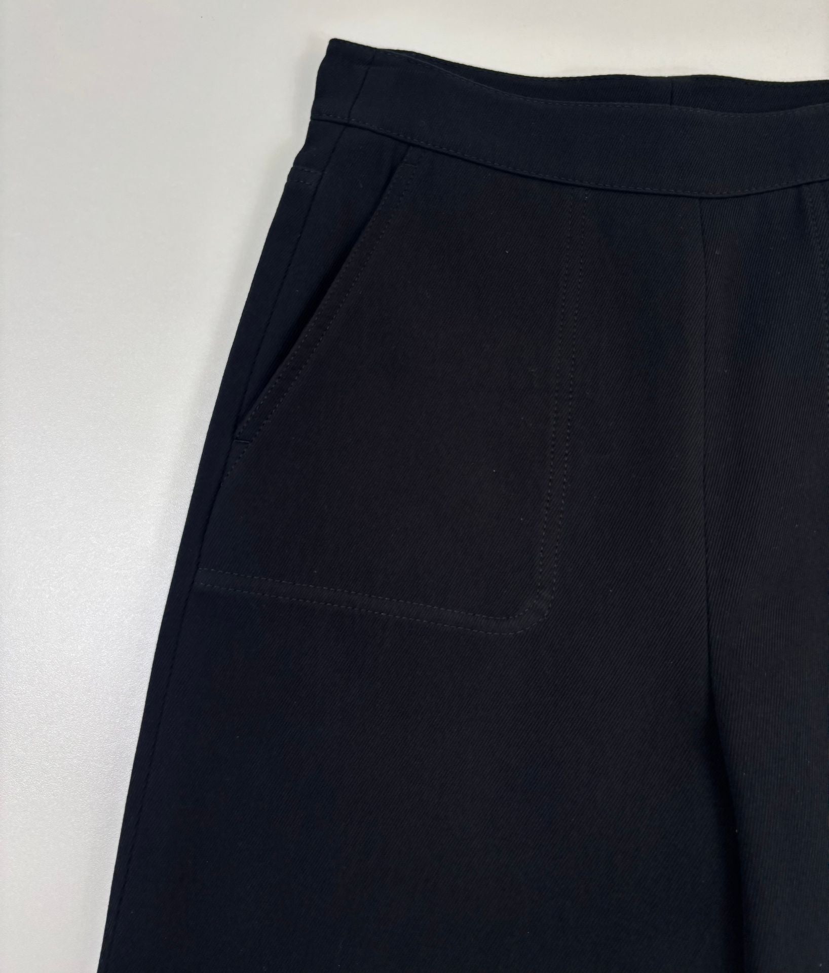 Pantalon Akris en coton noir coupe droite – T.38-5