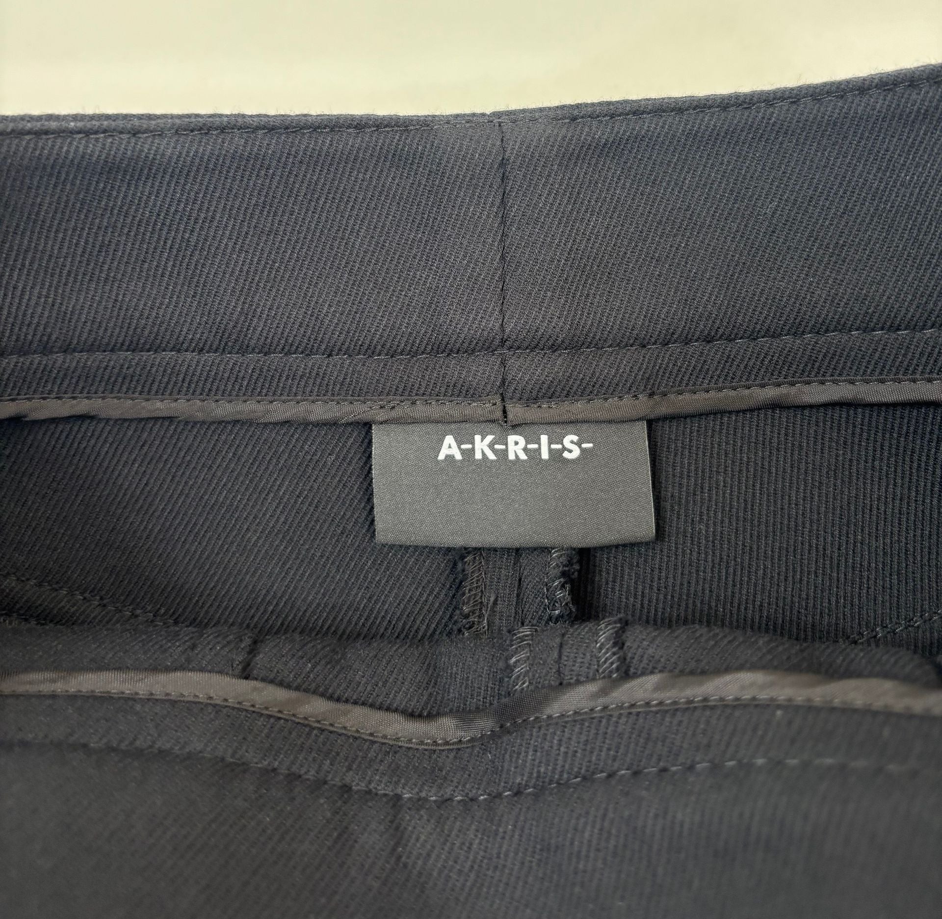Pantalon Akris en coton noir coupe droite – T.38-6