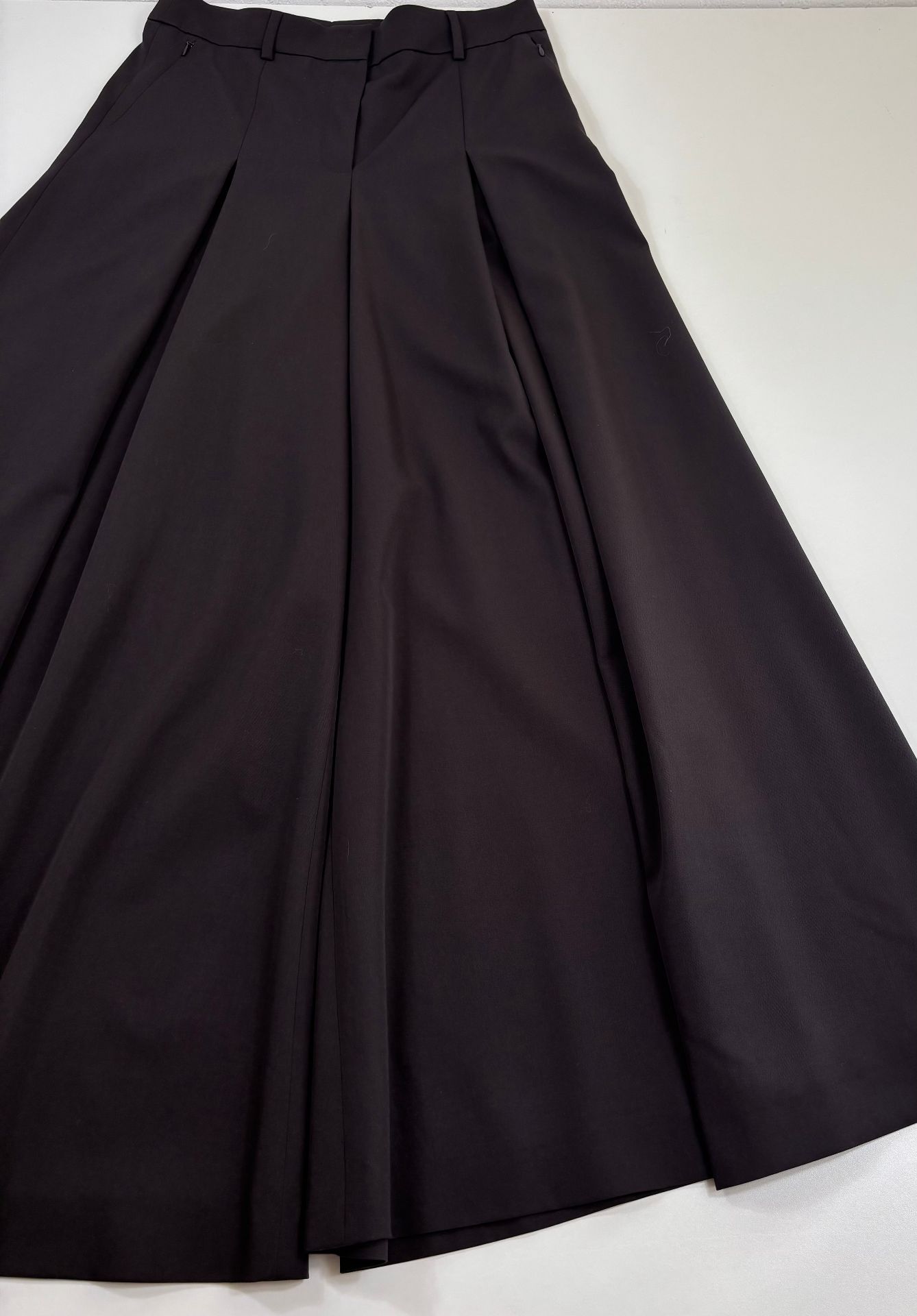 Pantalon Akris Cassie en laine marron coupe palazzo – T.38-4