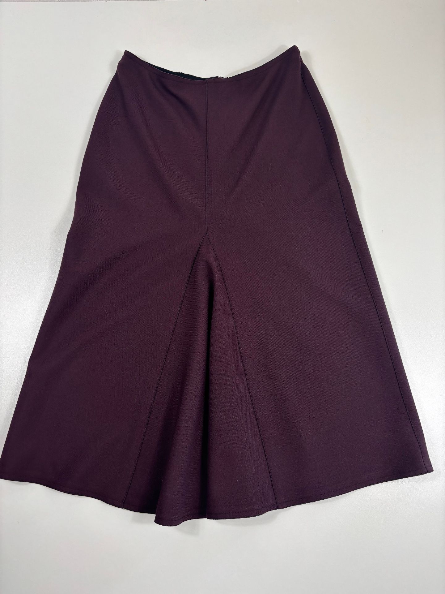 Jupe midi évasée crêpe prune coutures en V godets coupe architecturale – DidierAngelo – Taille 38/40-2