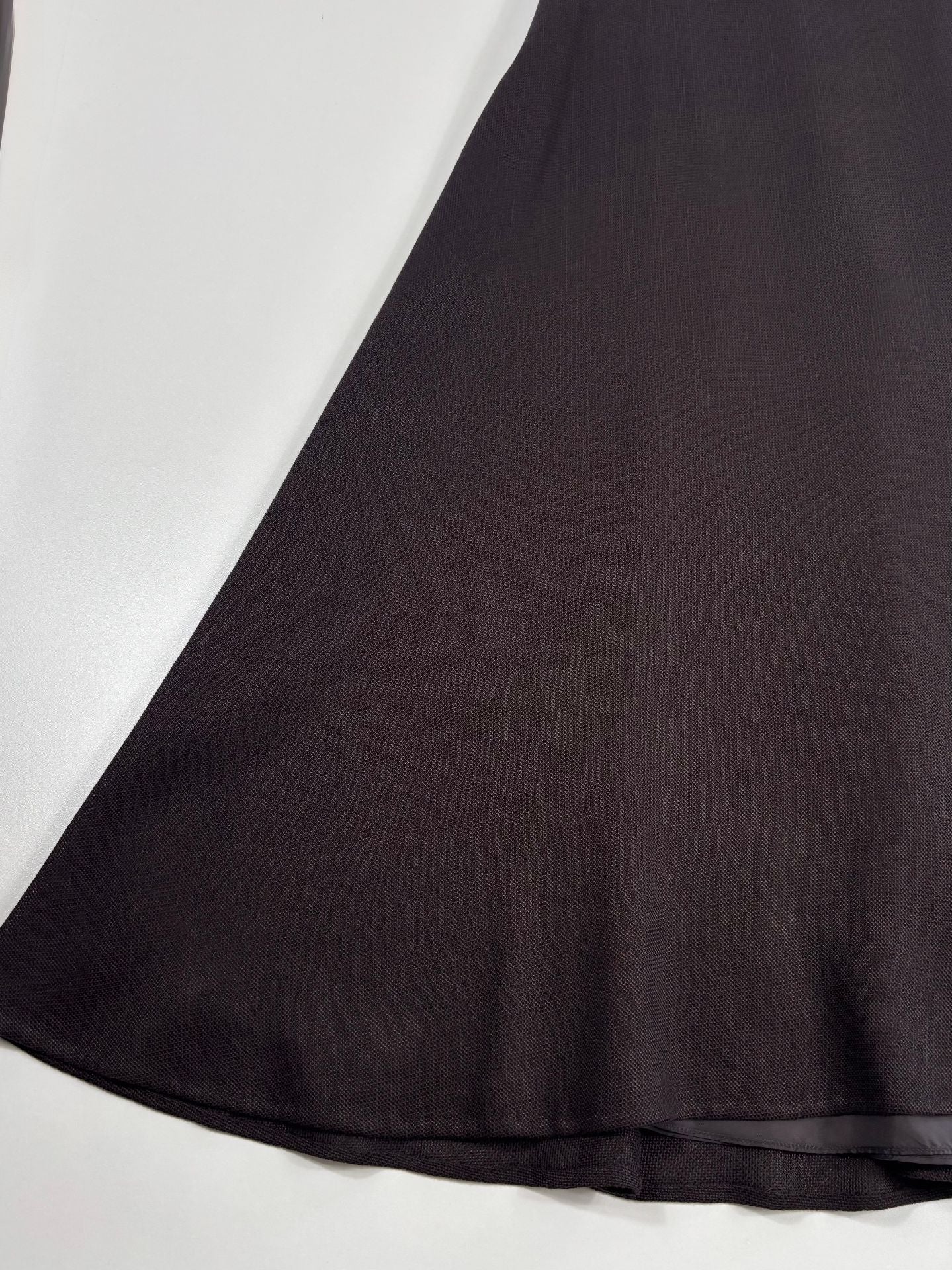 Jupe midi évasée tissage ouvert ajouré marron semi-transparent – Akris – Taille 40-4