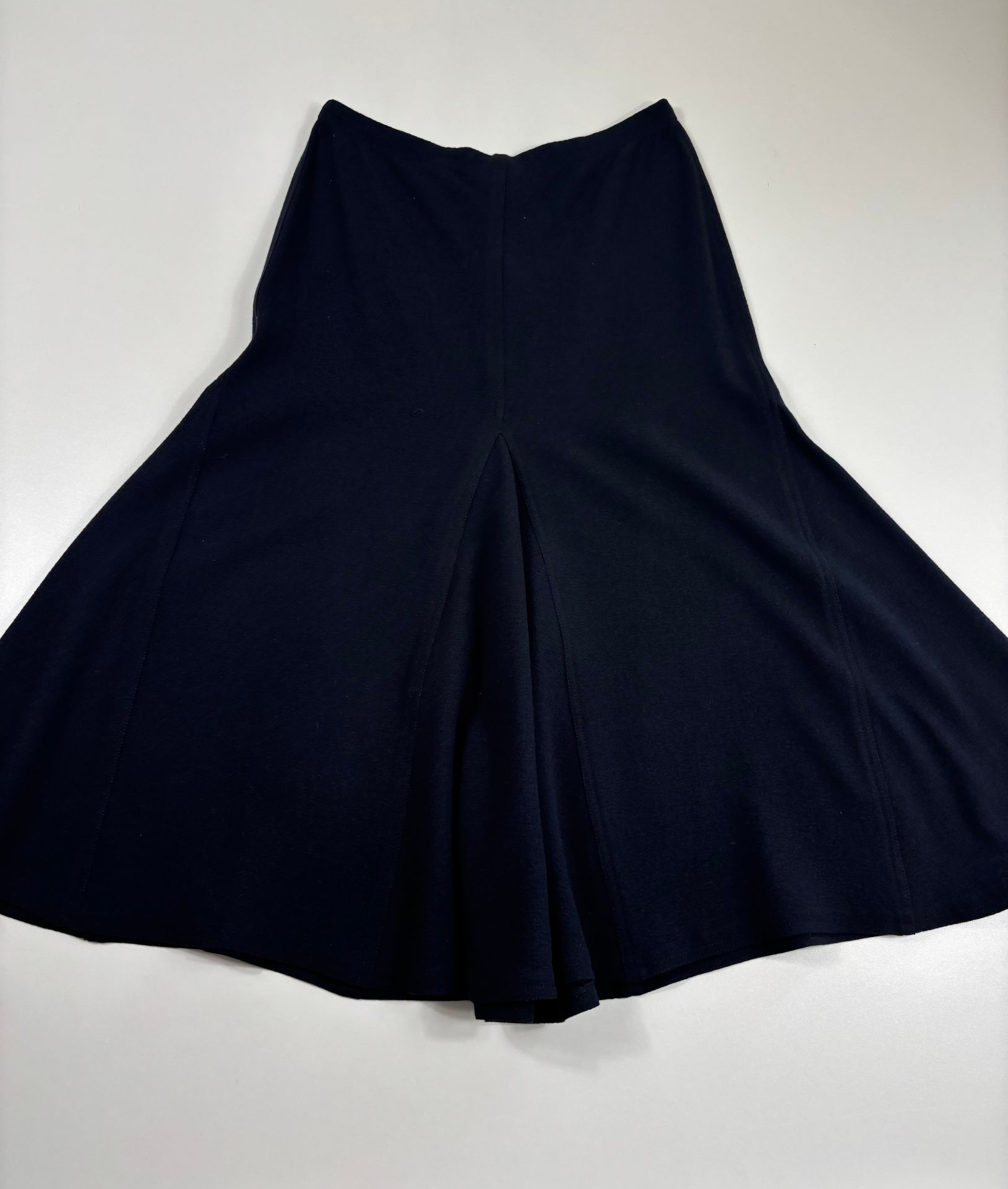 Jupe midi évasée crêpe bleu marine coutures en V godets – DidierAngelo – Taille L-2