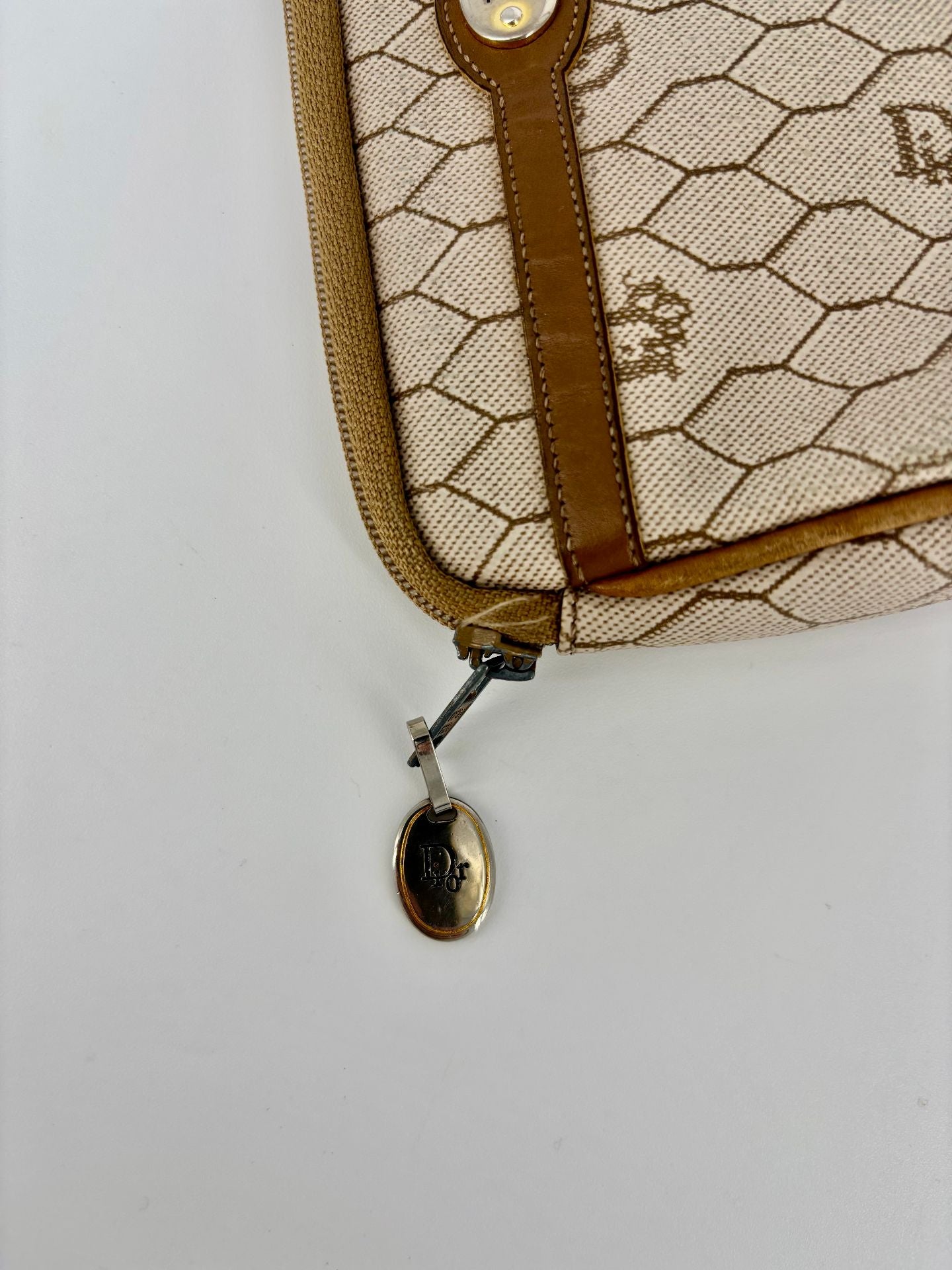Honeycomb beige/brown pouch – Christian Dior vintage-4