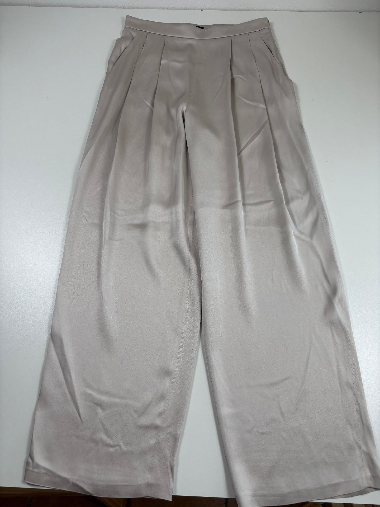 Pantalon Giorgio Armani en soie beige poudré coupe palazzo – T.40-2