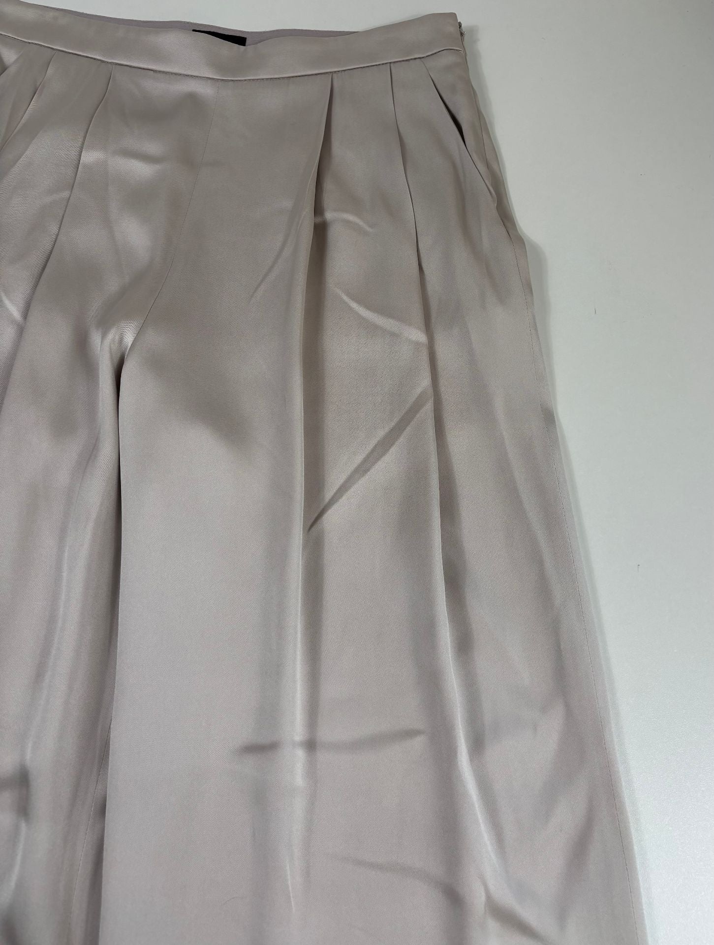 Pantalon Giorgio Armani en soie beige poudré coupe palazzo – T.40-3