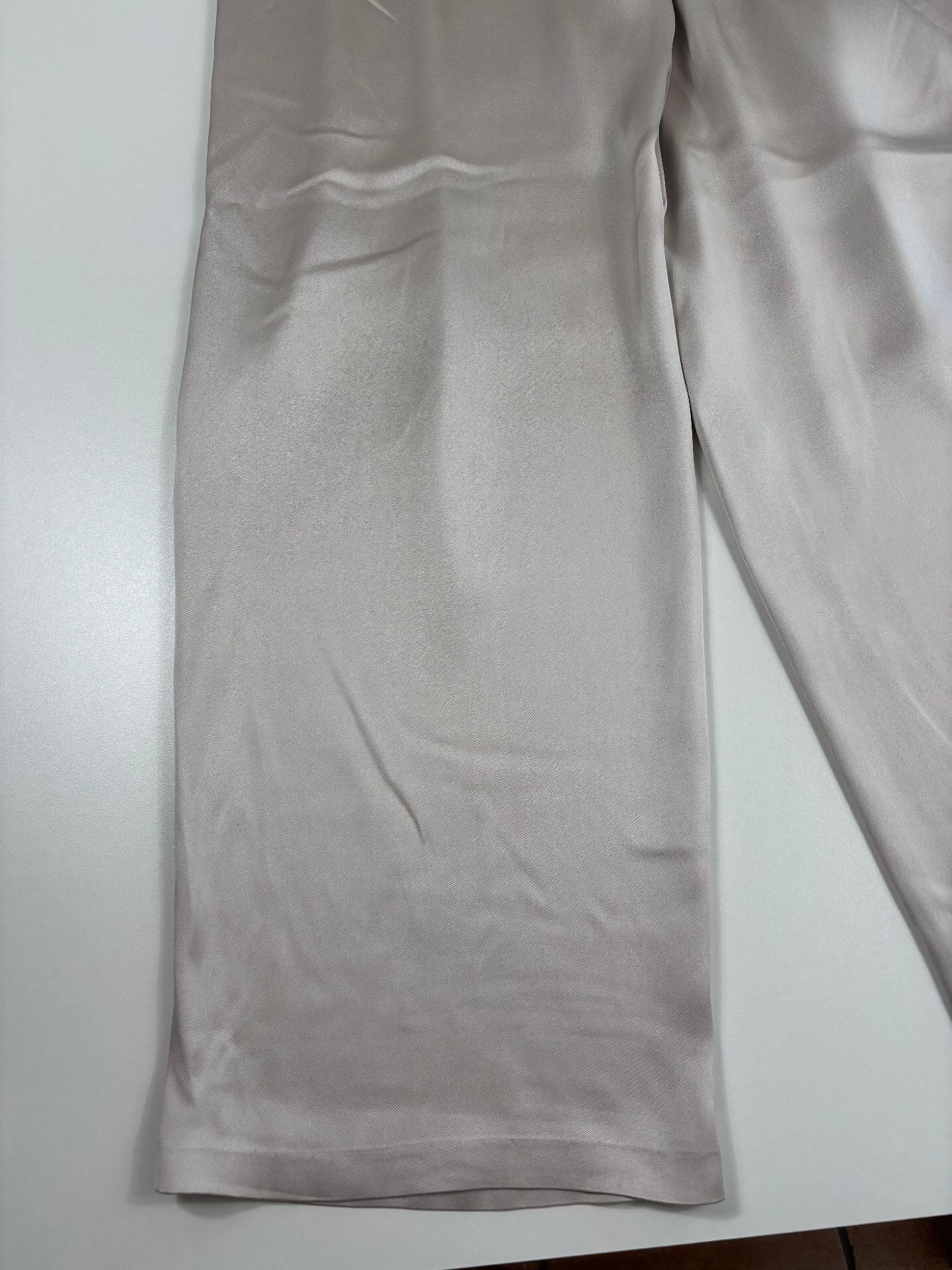 Pantalon Giorgio Armani en soie beige poudré coupe palazzo – T.40-7