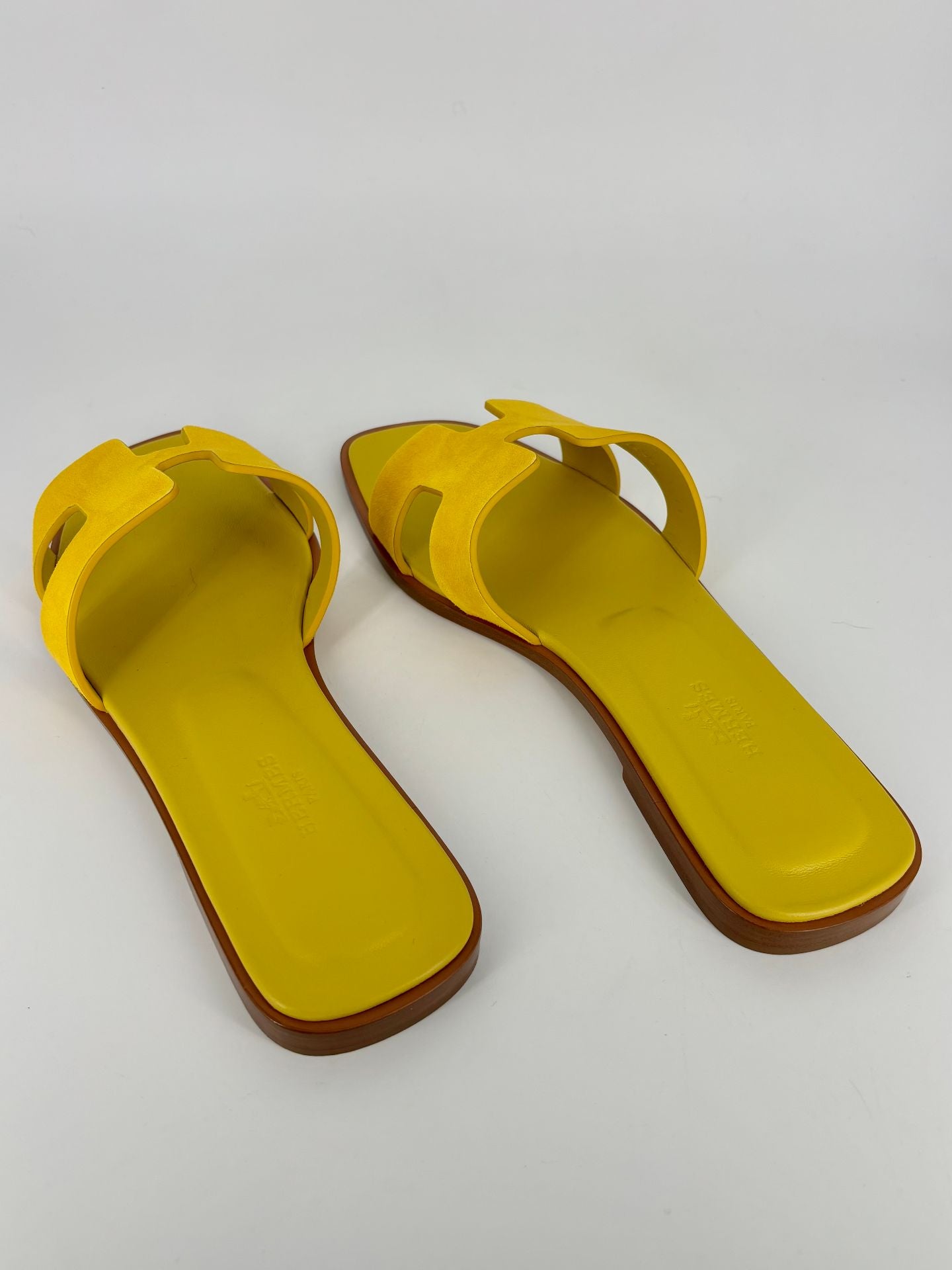 Sandales Oran en cuir velours jaune – Hermès - Taille 38-6
