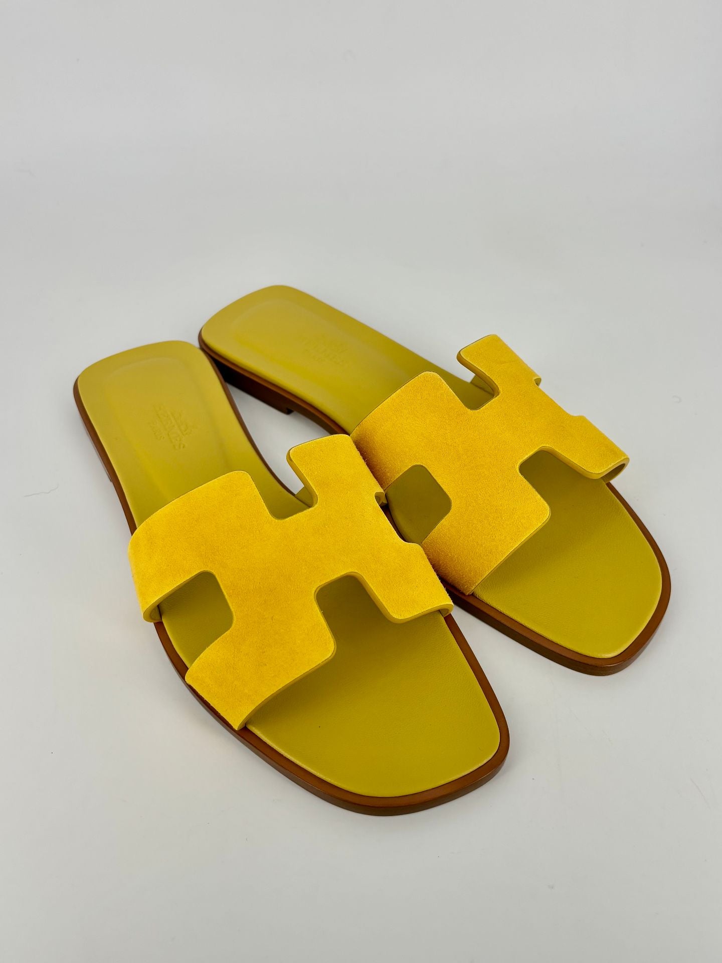 Sandales Oran en cuir velours jaune – Hermès - Taille 38-9
