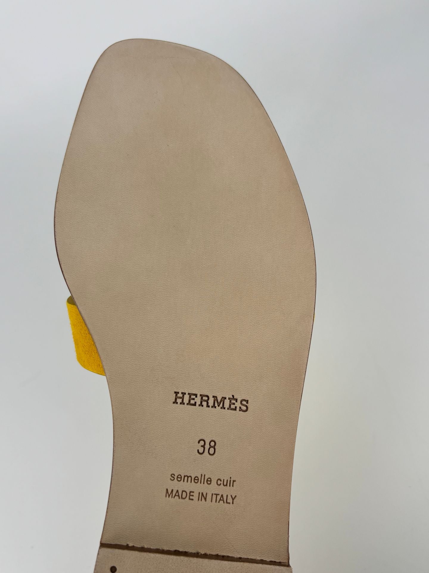 Sandales Oran en cuir velours jaune – Hermès - Taille 38-11
