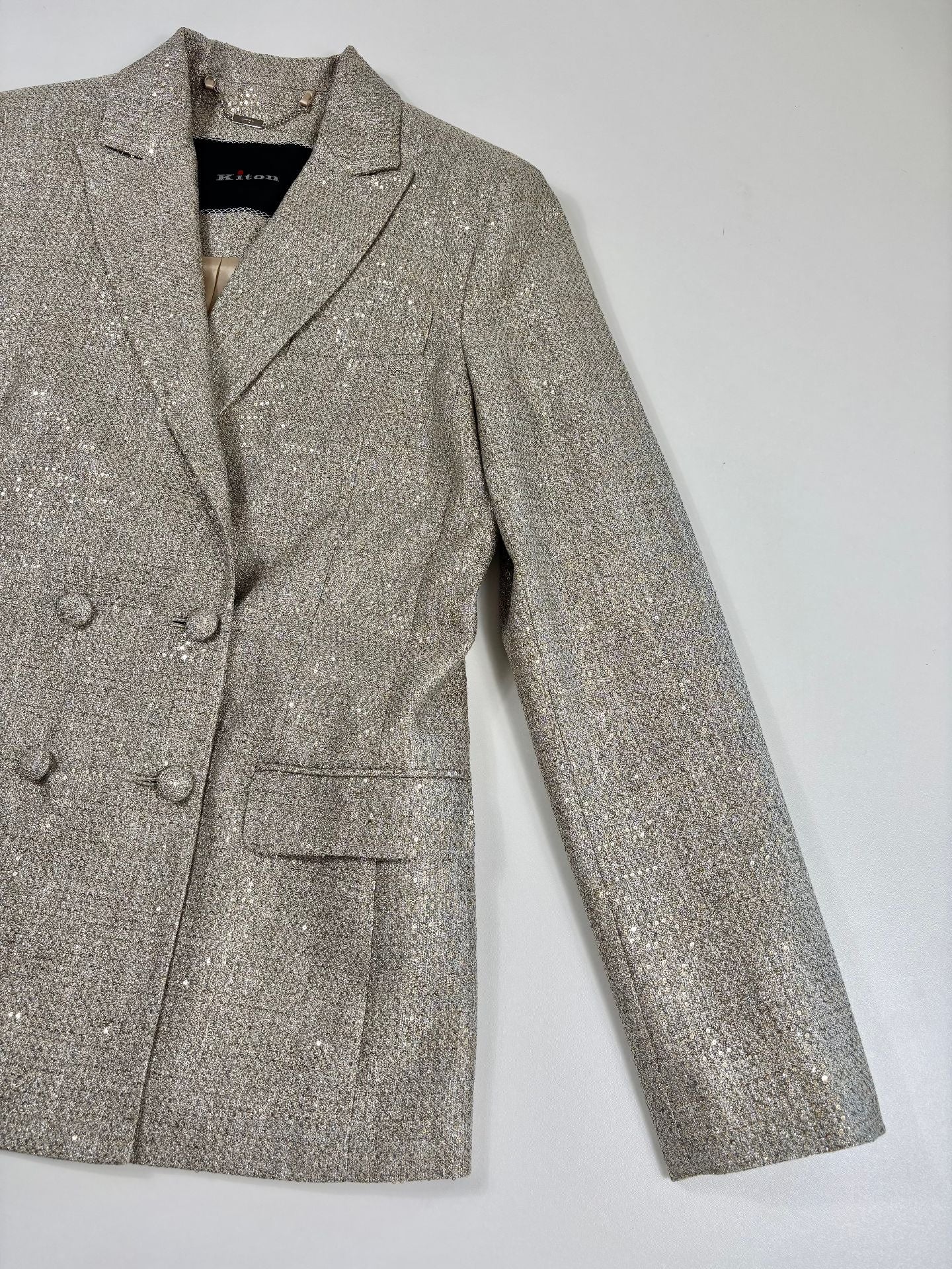 Blazer double boutonnage paillettes dorées tissées revers cranté – Kiton – Taille 42-5