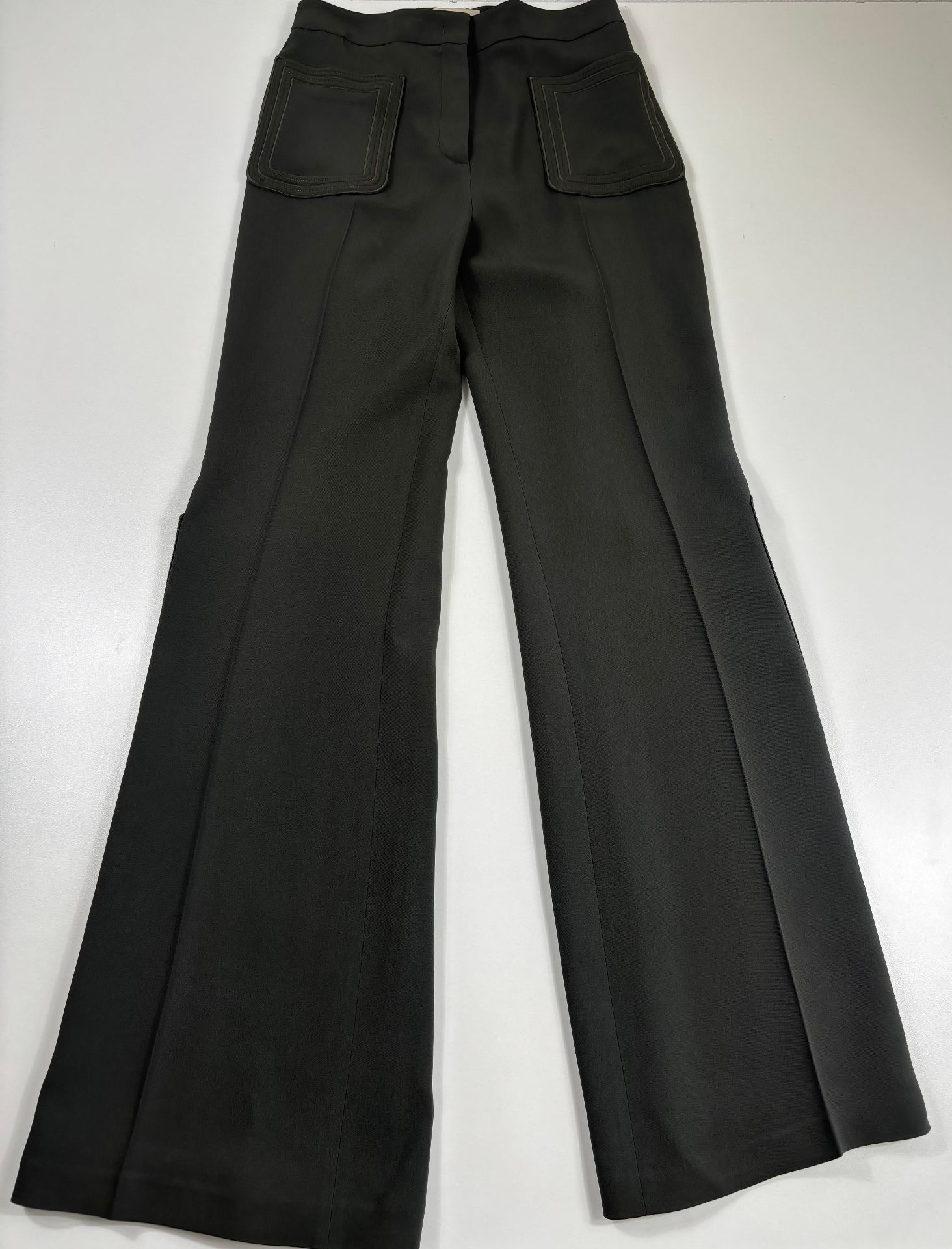 Pantalon évasé kaki avec surpiqûres géométriques – Elie Saab – Taille 38-2
