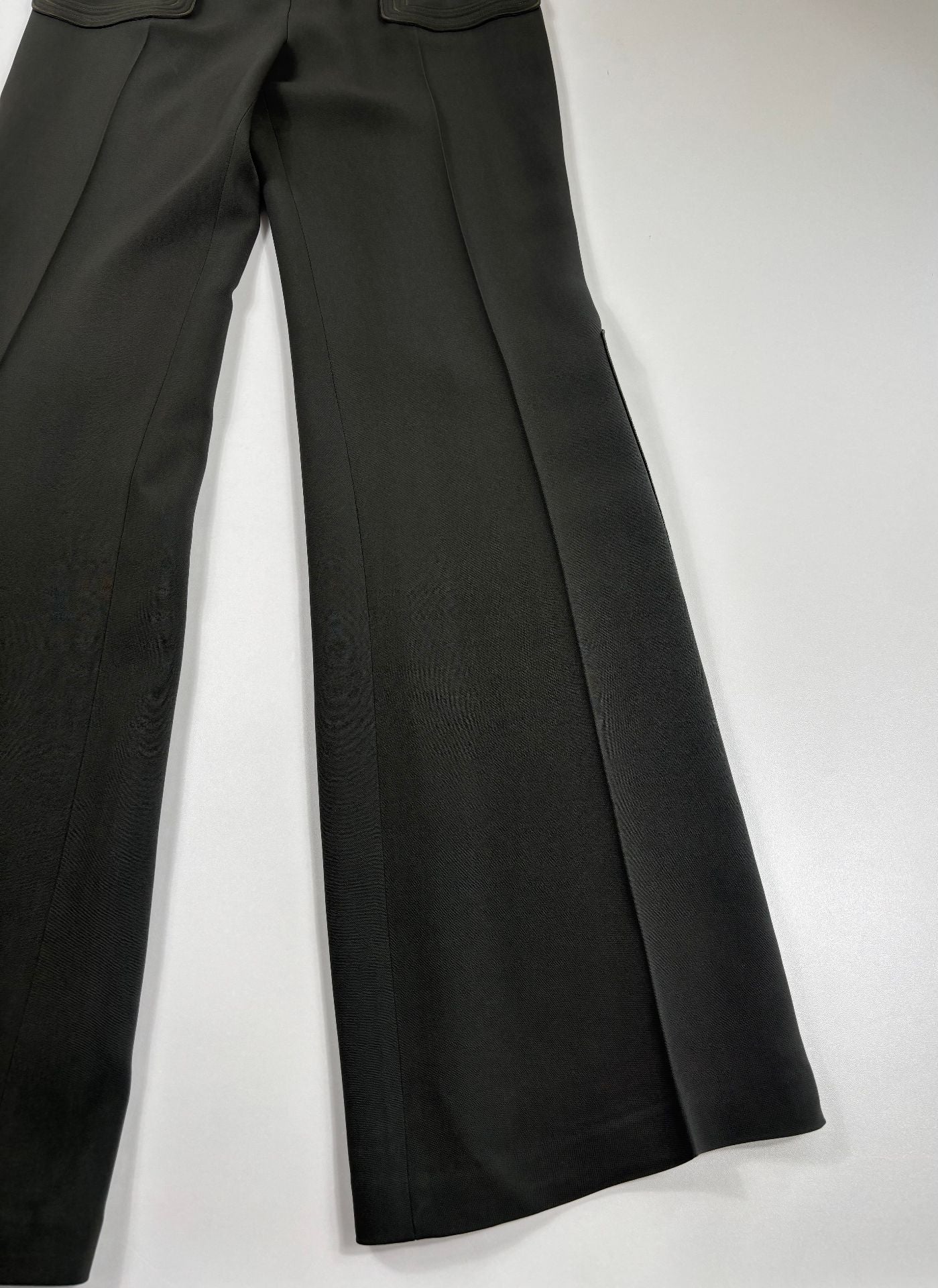 Pantalon évasé kaki avec surpiqûres géométriques – Elie Saab – Taille 38-3