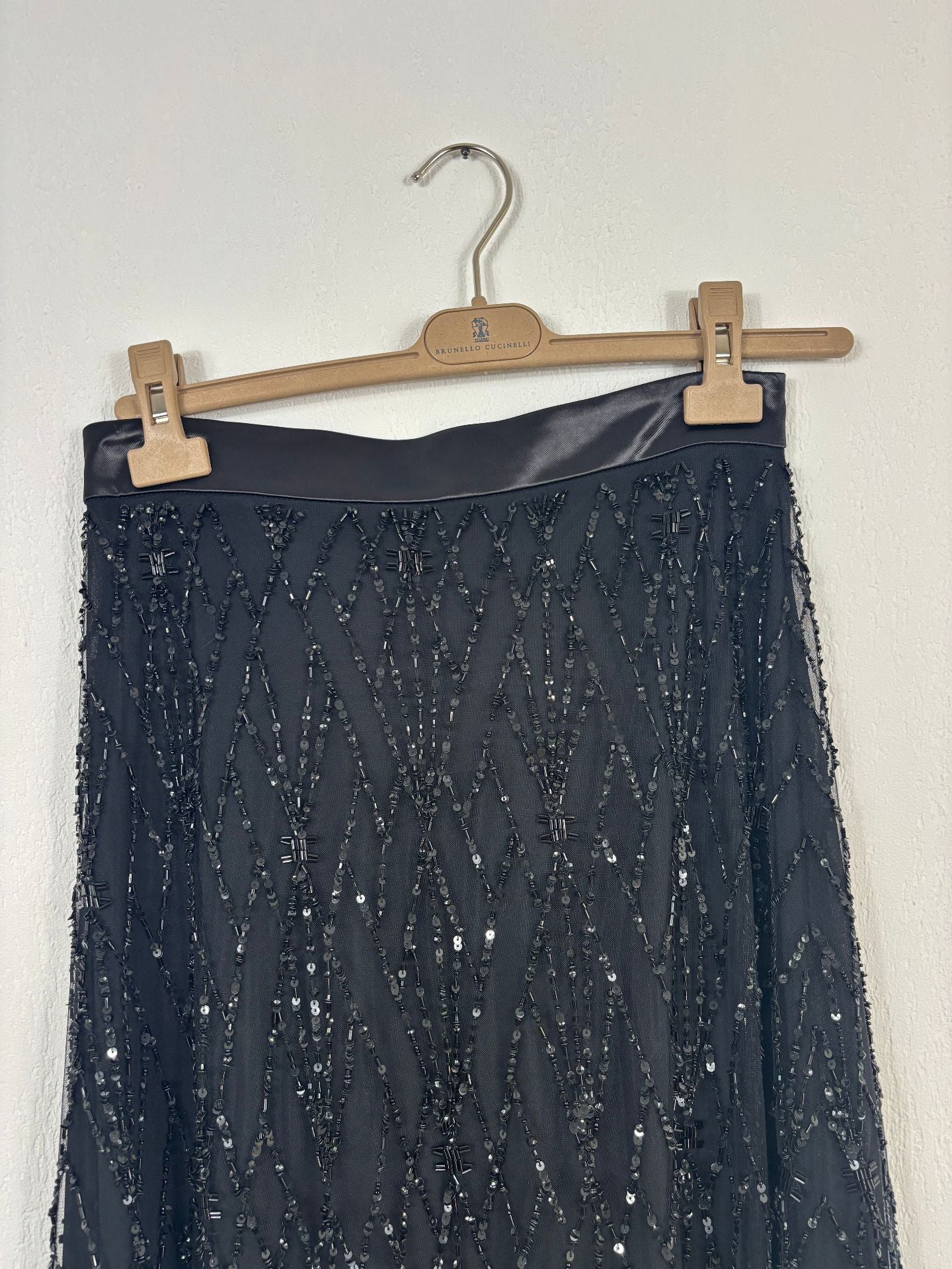 Jupe longue Elisabetta Franchi en tulle brodé noir à sequins – T.M-4
