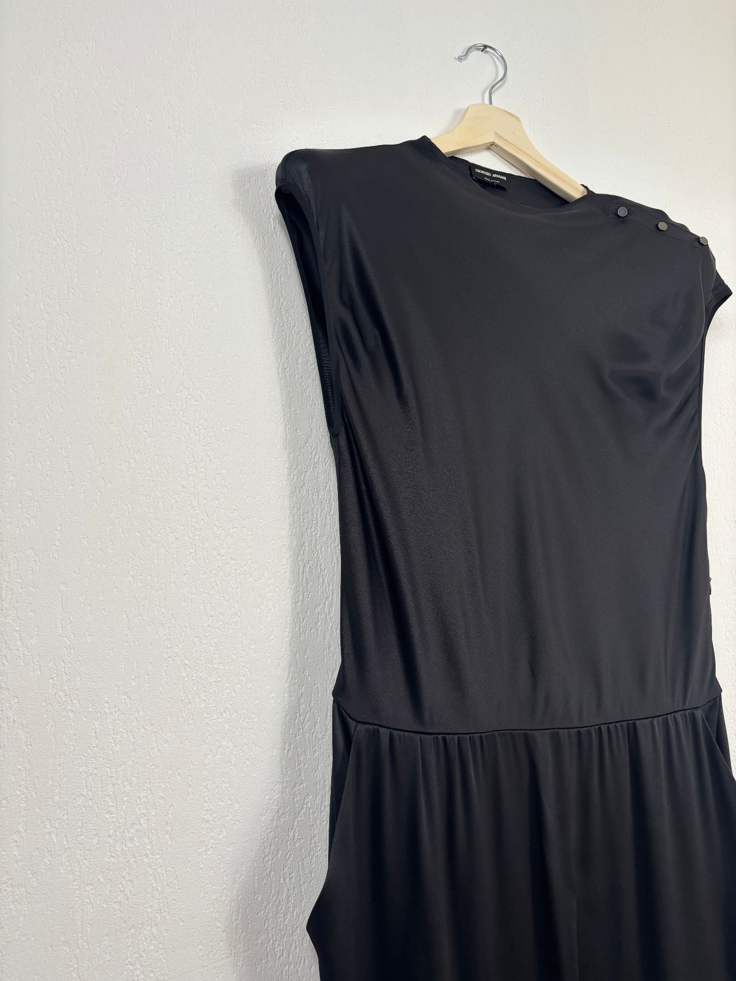 Robe longue Giorgio Armani en satin de soie noir – T.L-8