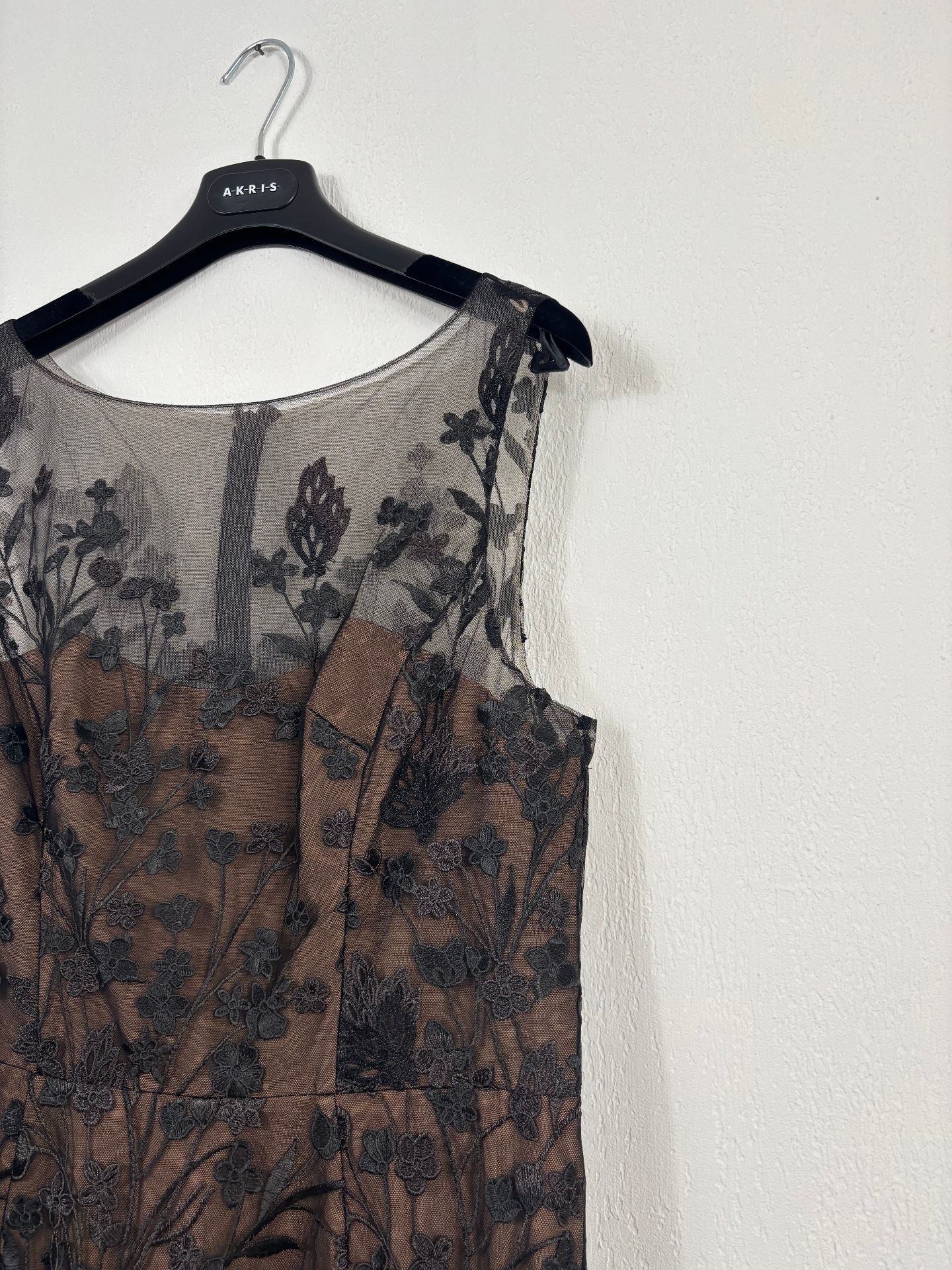 Robe midi en tulle brodé noir et nude Marchesa – Taille 42-5