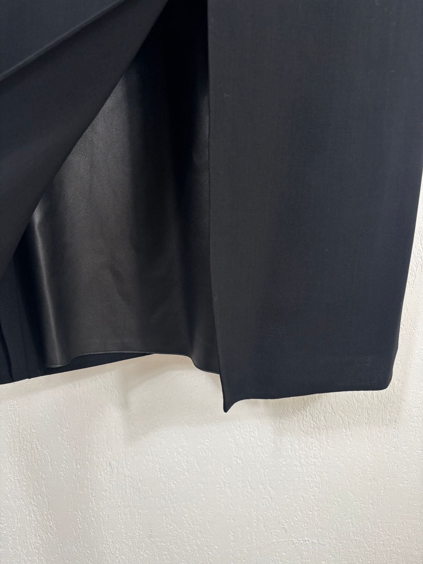Robe midi noire à plastron cuir – Akris – Taille 40-4